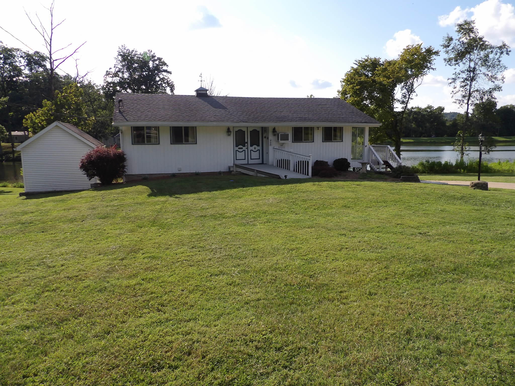 400 Whippoorwill Lane Property Photo 3