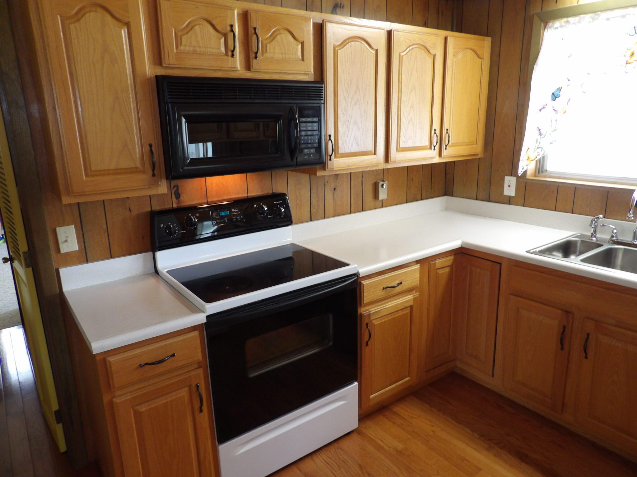 400 Whippoorwill Lane Property Photo 11