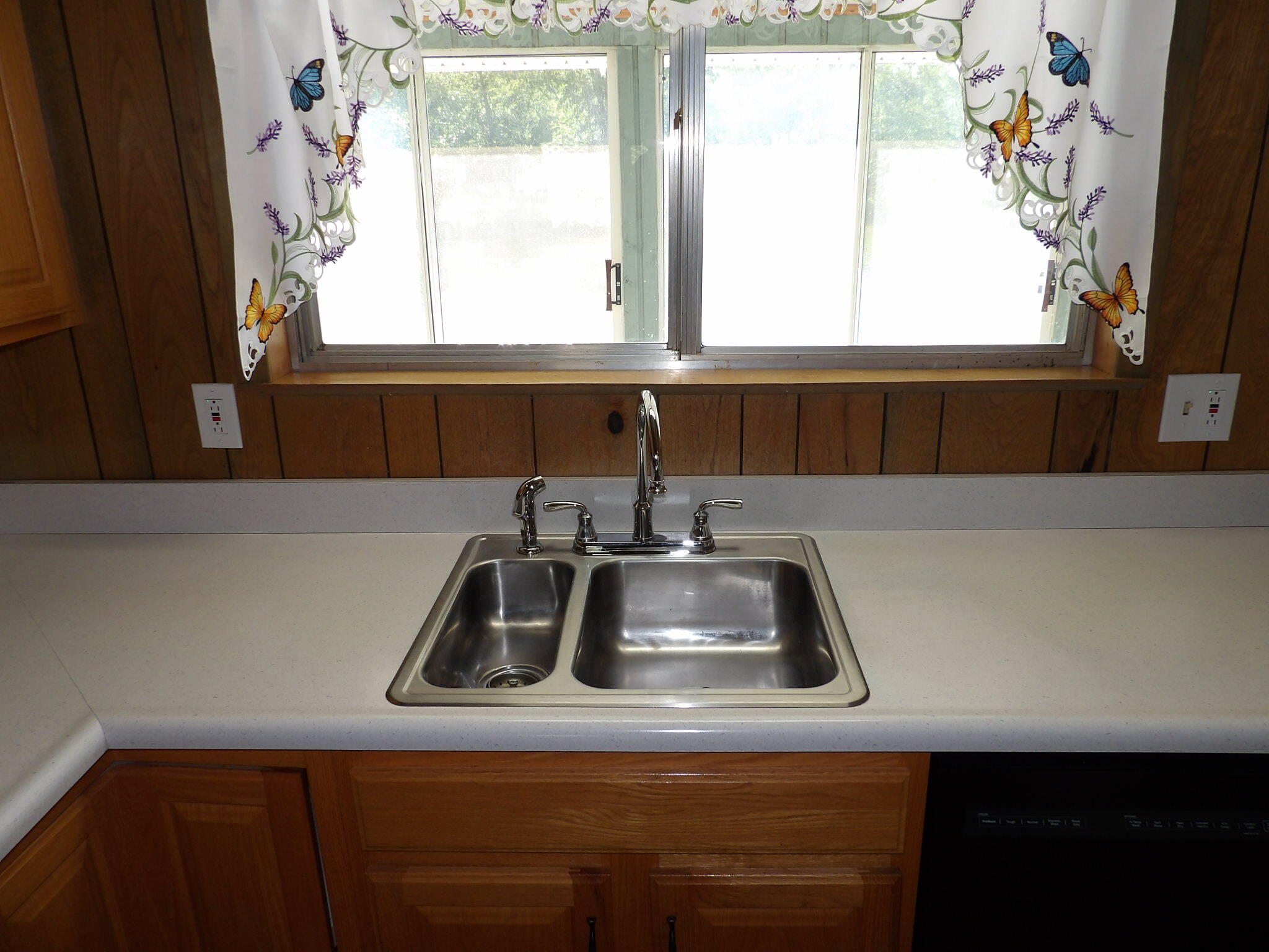 400 Whippoorwill Lane Property Photo 15