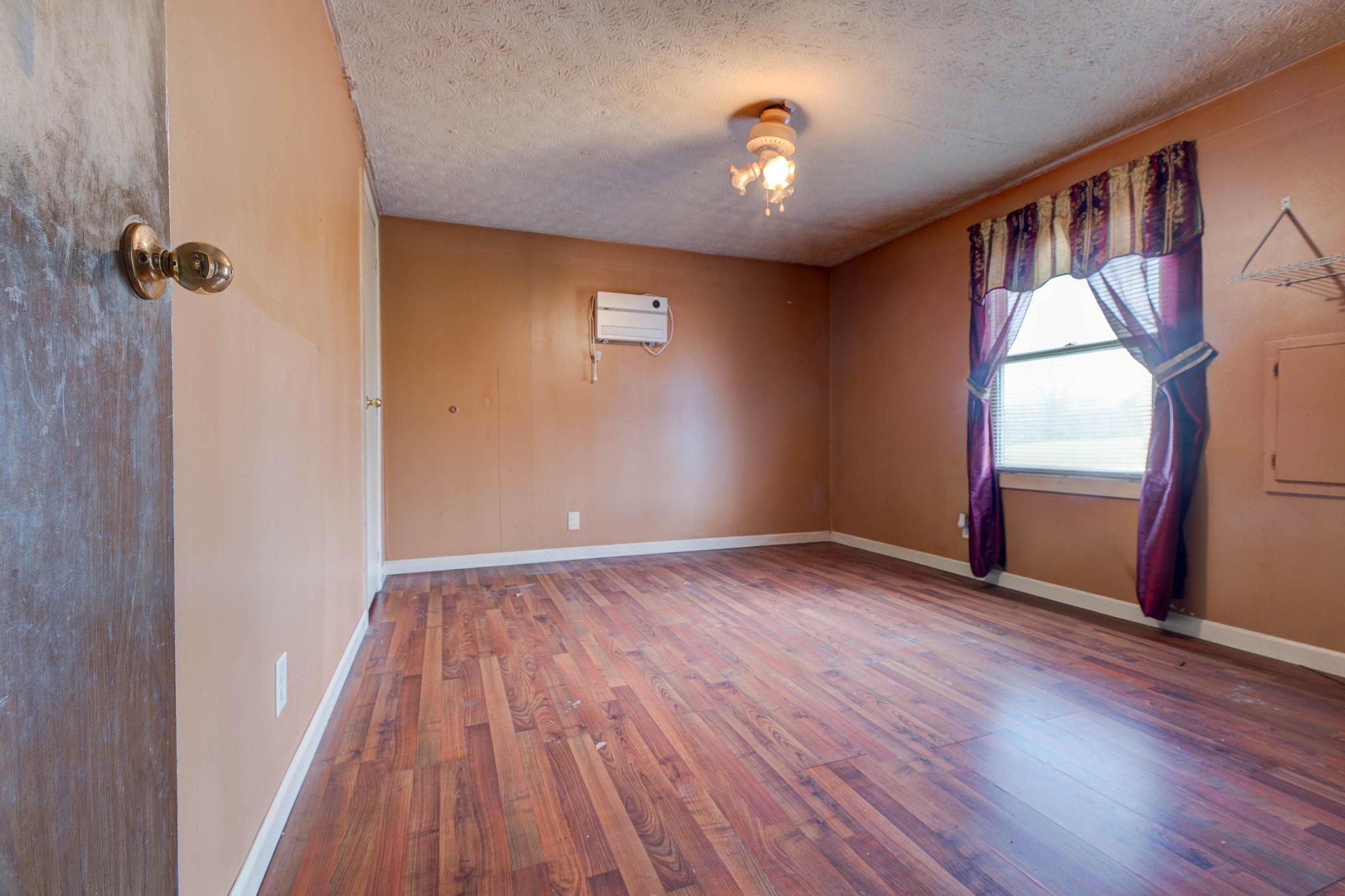 1000 New Cut Road Property Photo 14