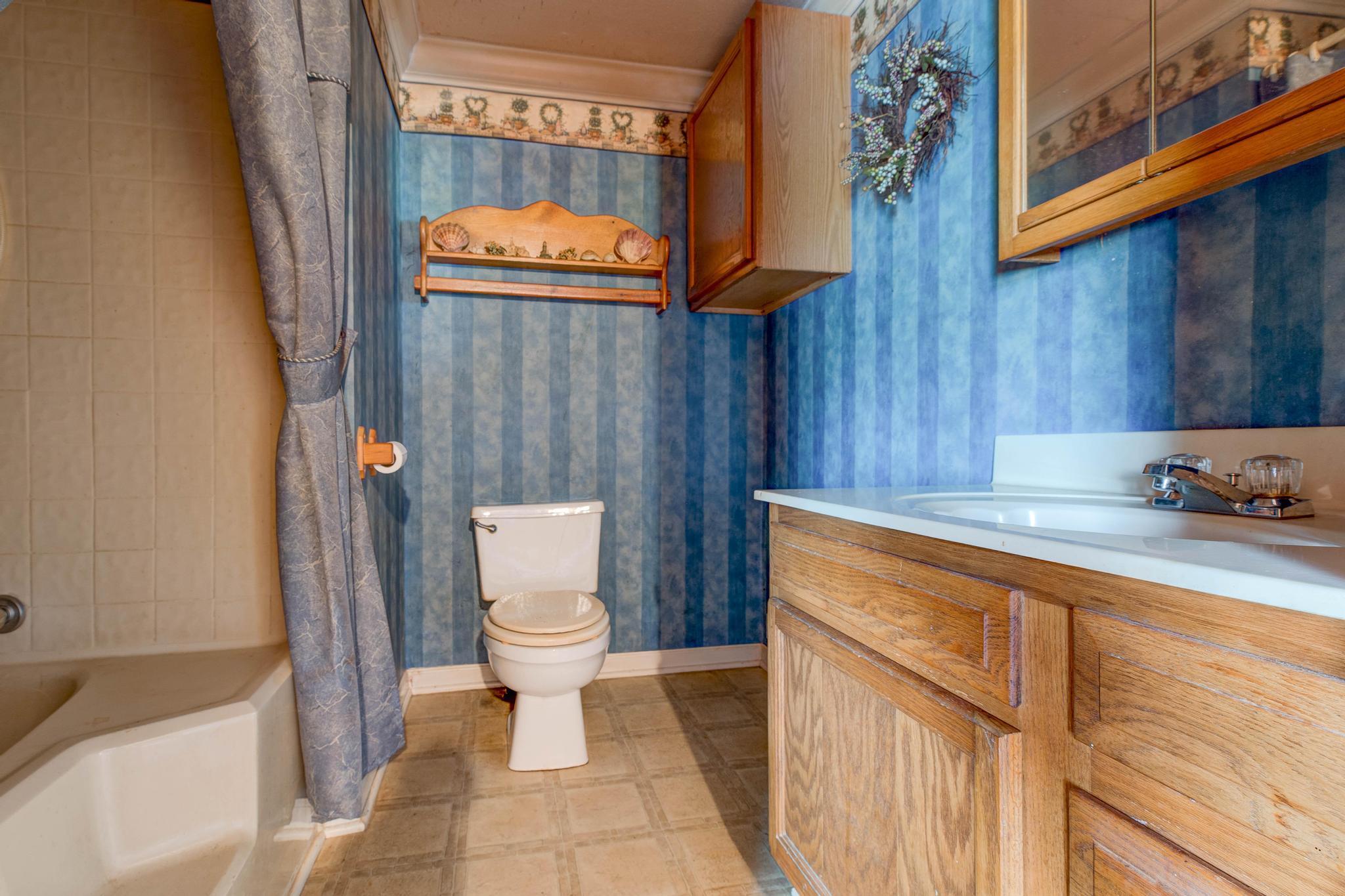 1000 New Cut Road Property Photo 15