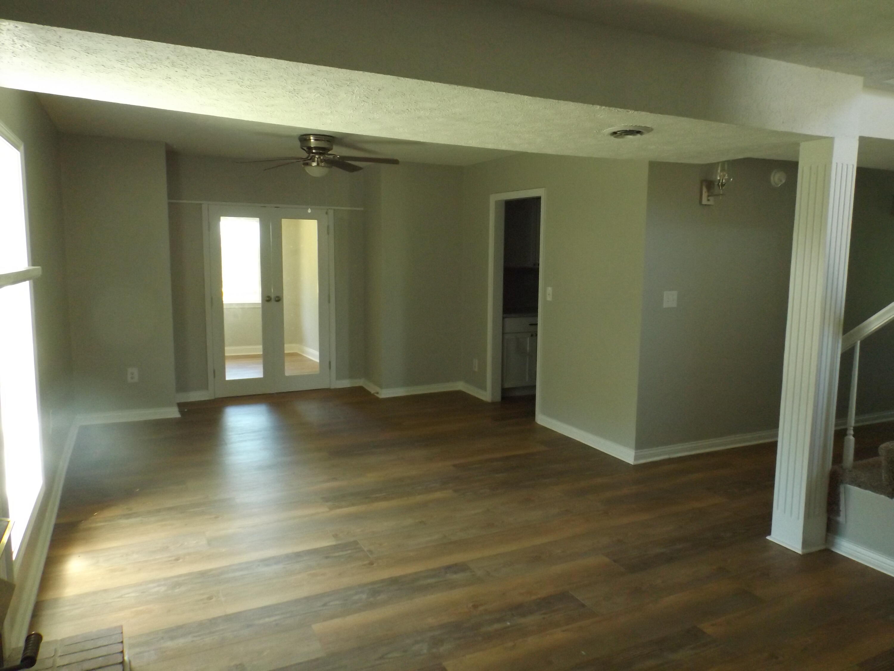 121 Crescent Drive Property Photo 6