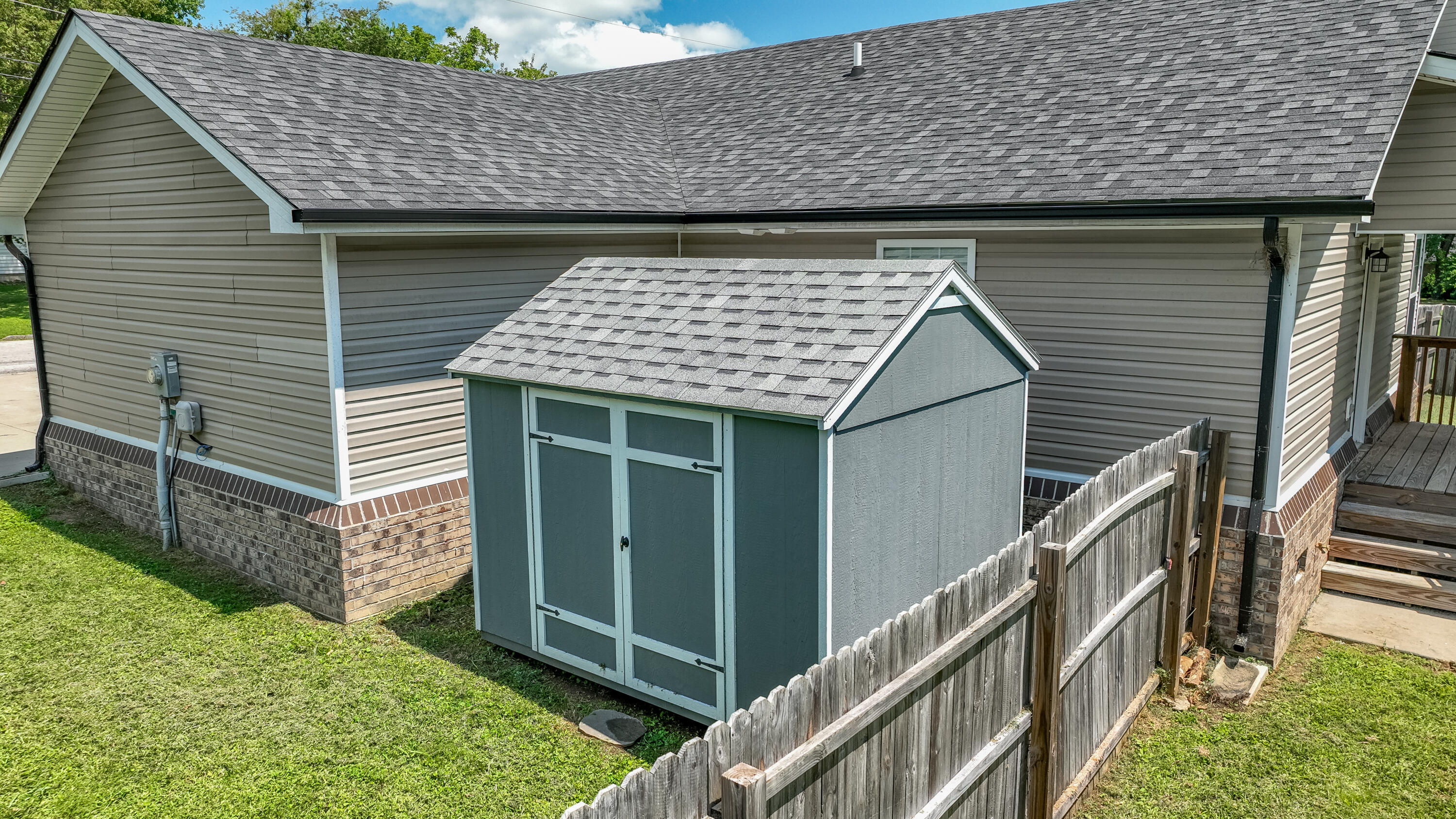 103 Davis Street Property Photo 6