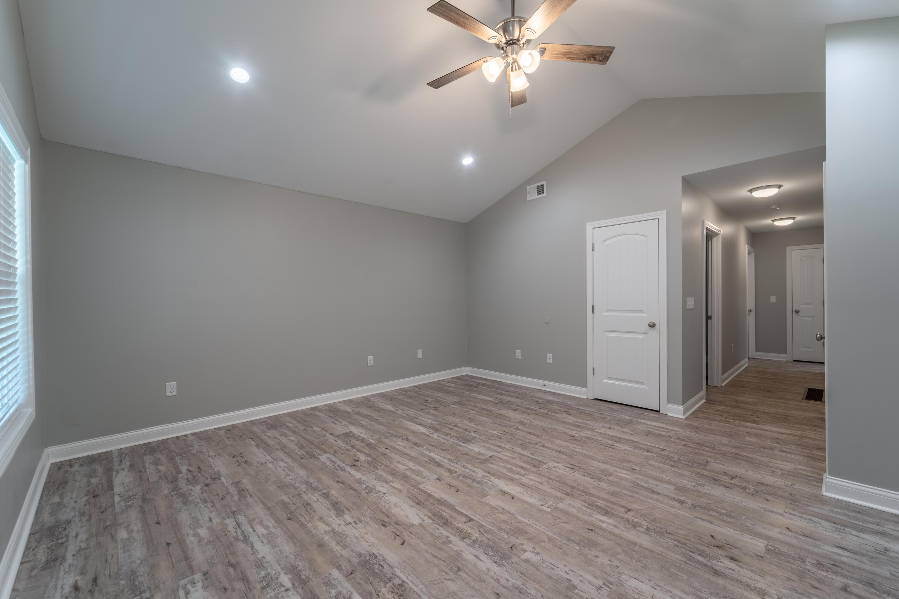 103 Davis Street Property Photo 8