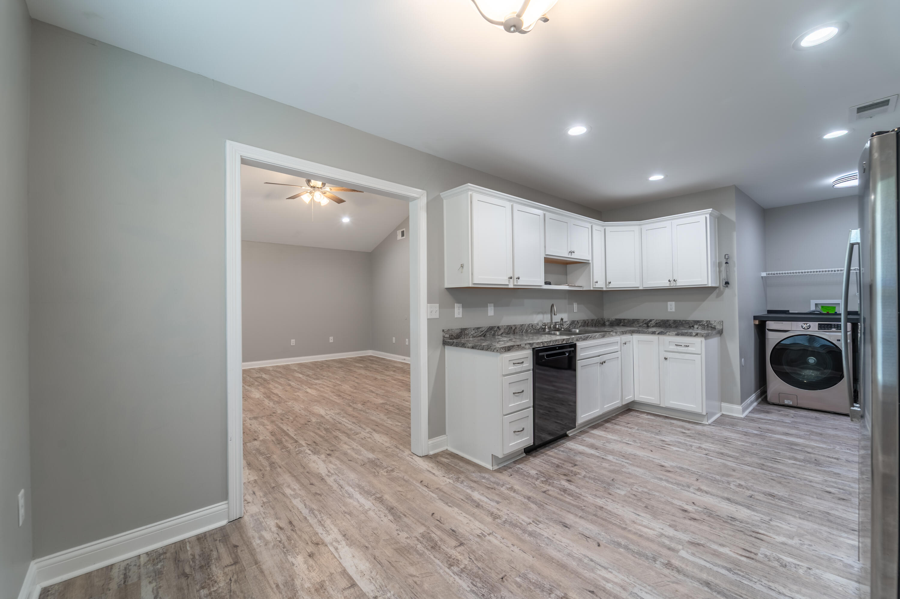 103 Davis Street Property Photo 13
