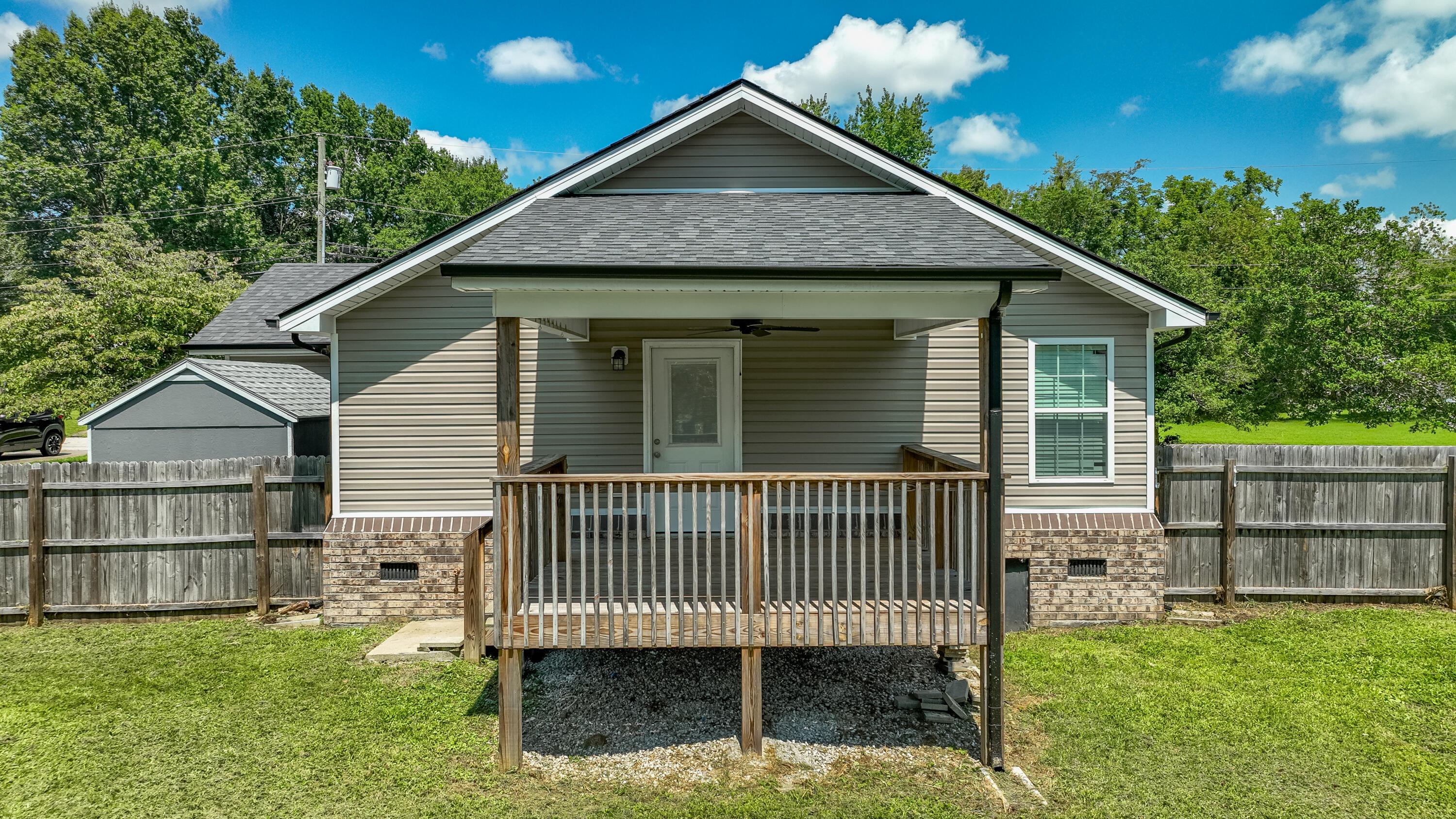 103 Davis Street Property Photo 39