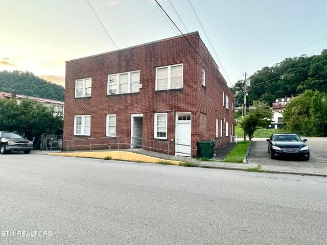 107 E Mound Street Property Photo 1