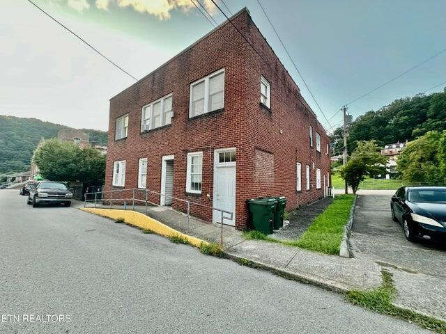 107 E Mound Street Property Photo 3