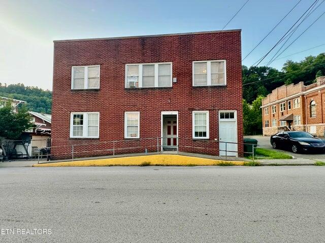 107 E Mound Street Property Photo 5