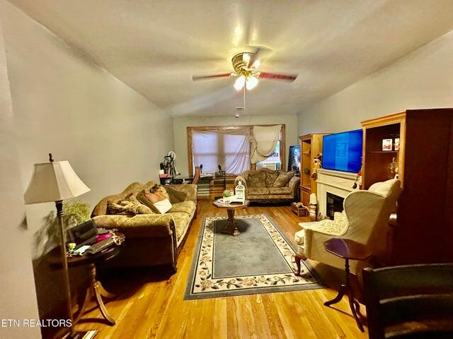 107 E Mound Street Property Photo 7