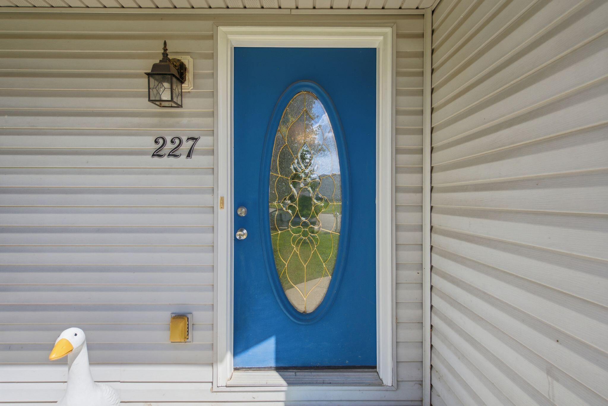 227 Leslie Drive Property Photo 3