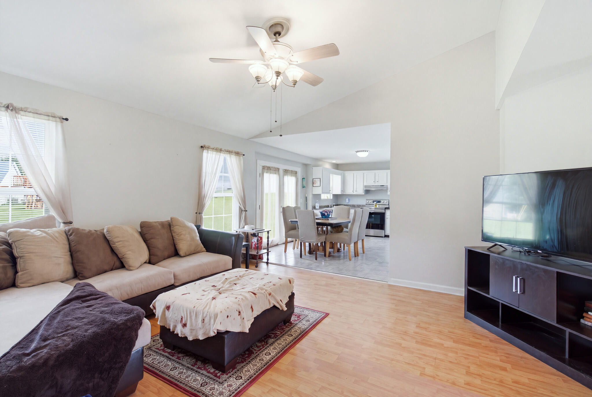 227 Leslie Drive Property Photo 6