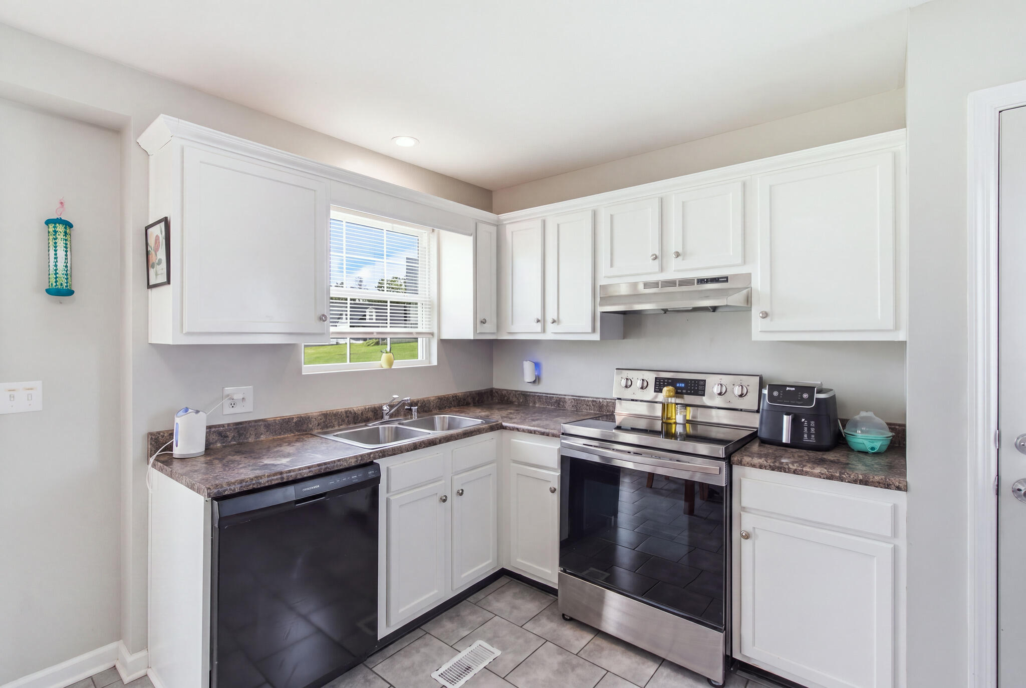 227 Leslie Drive Property Photo 10