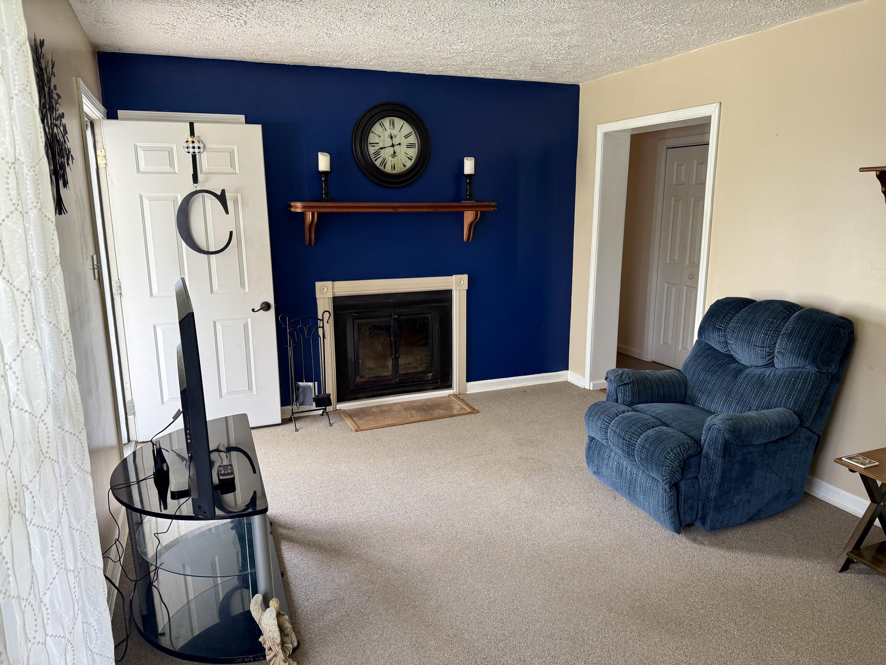120 Collins Drive Property Photo 5
