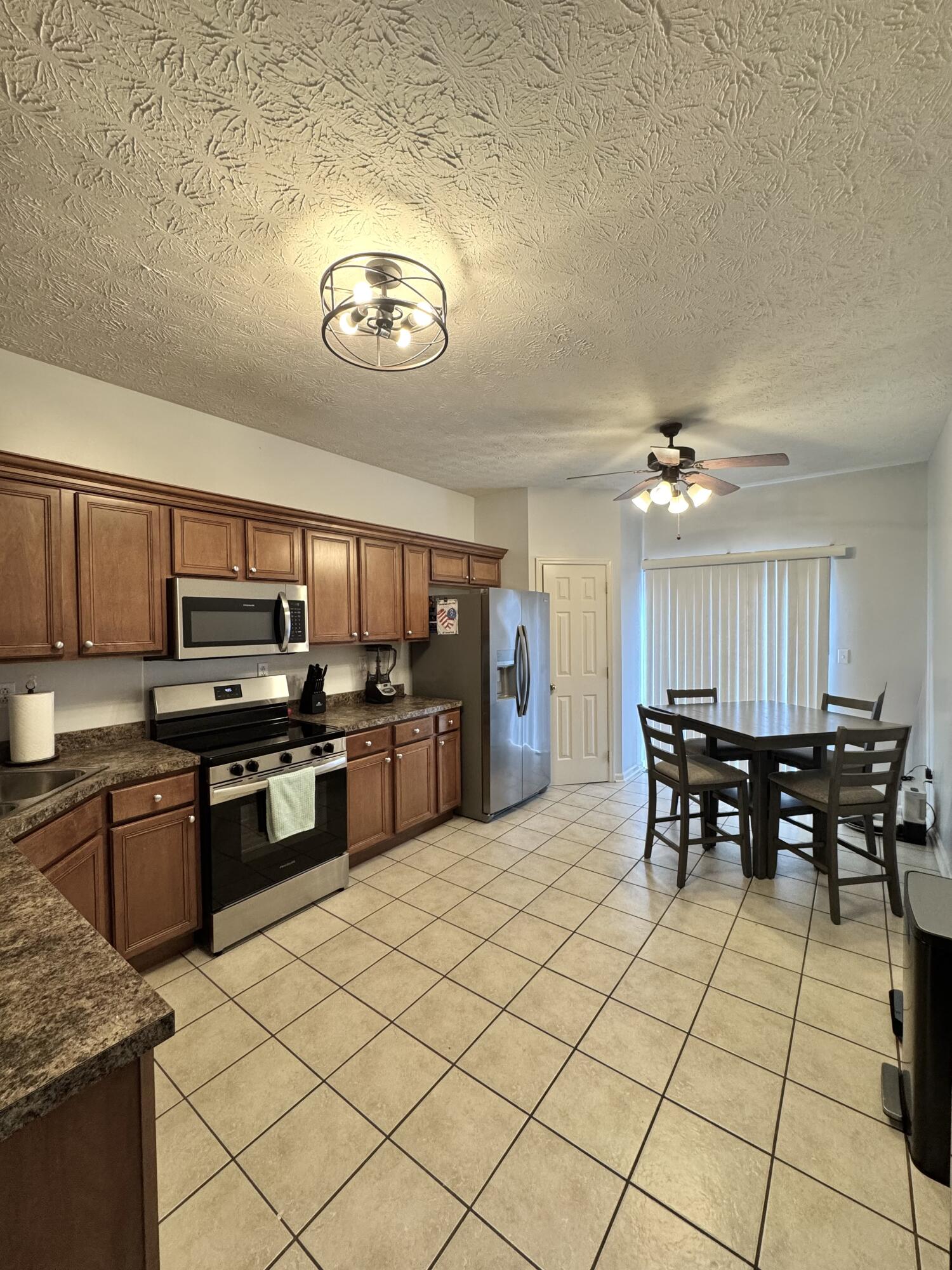 3008 Roundway Down Lane Property Photo 5