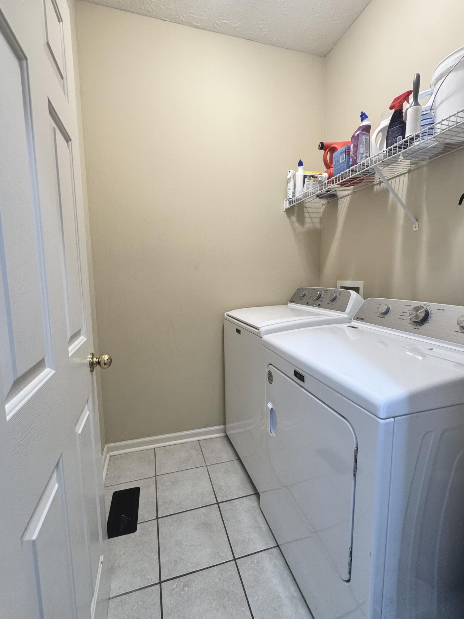 3008 Roundway Down Lane Property Photo 15