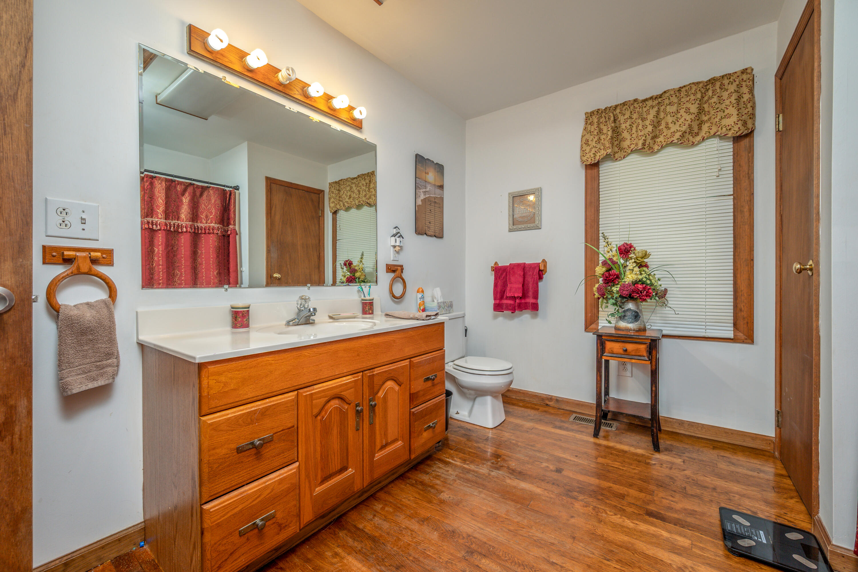 6194 Highway 460 Property Photo 28