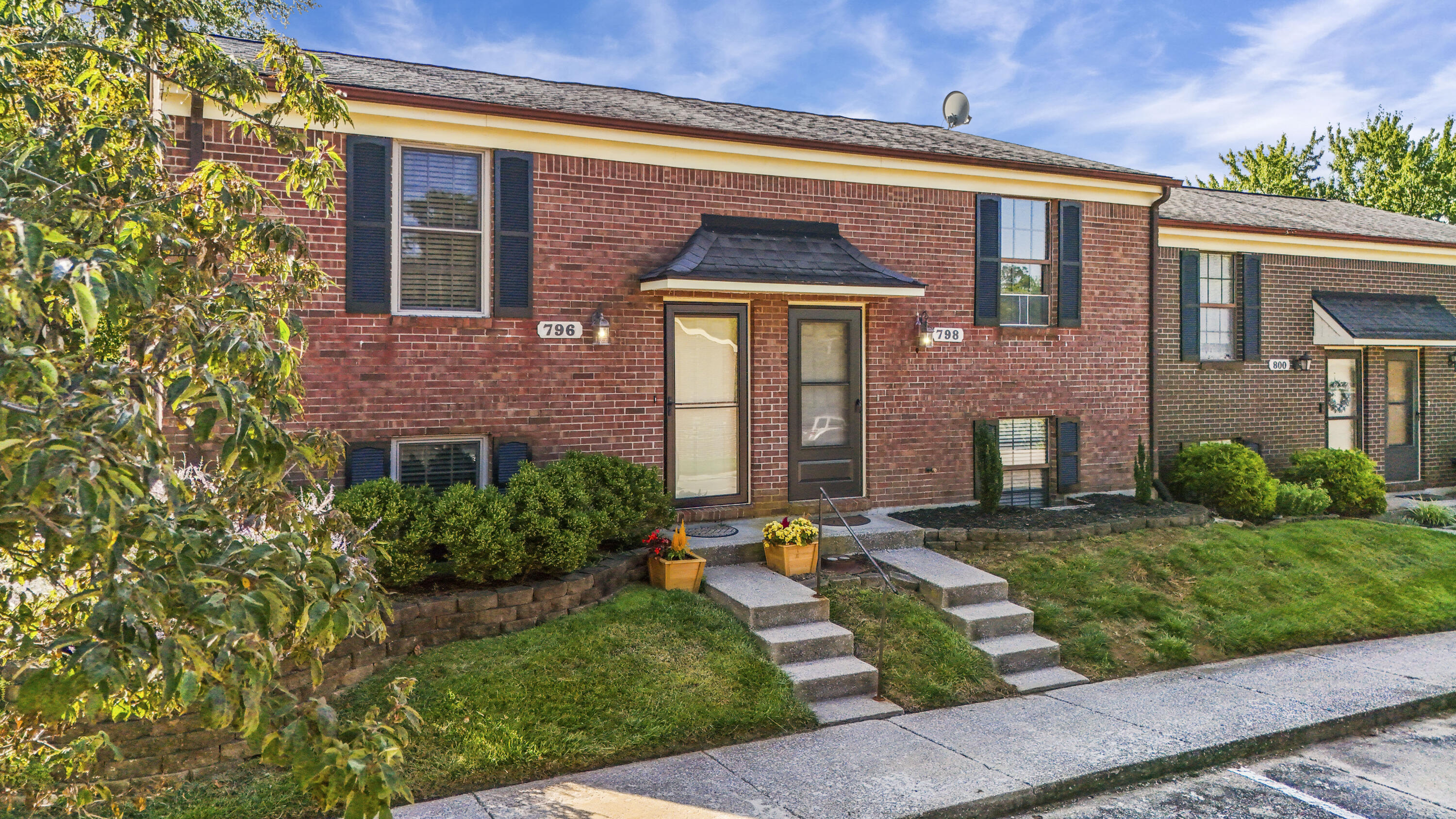 798 Spring Meadows Drive Property Photo 1
