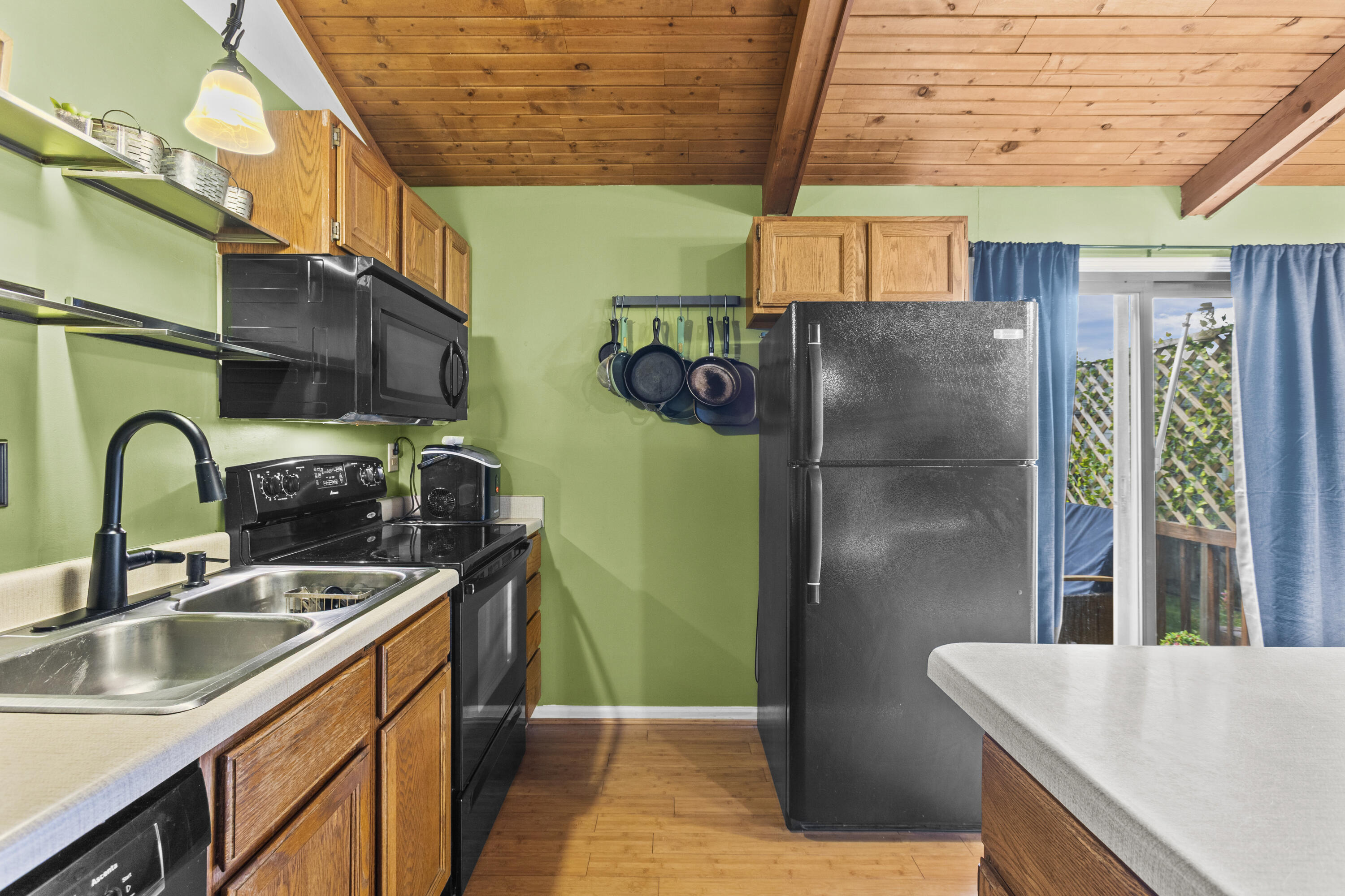 798 Spring Meadows Drive Property Photo 8