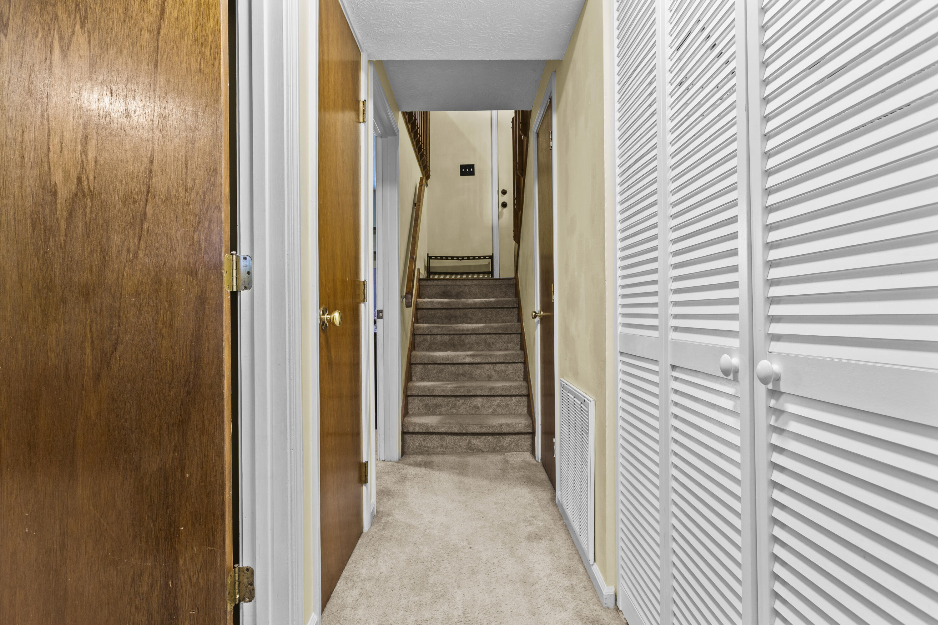798 Spring Meadows Drive Property Photo 12