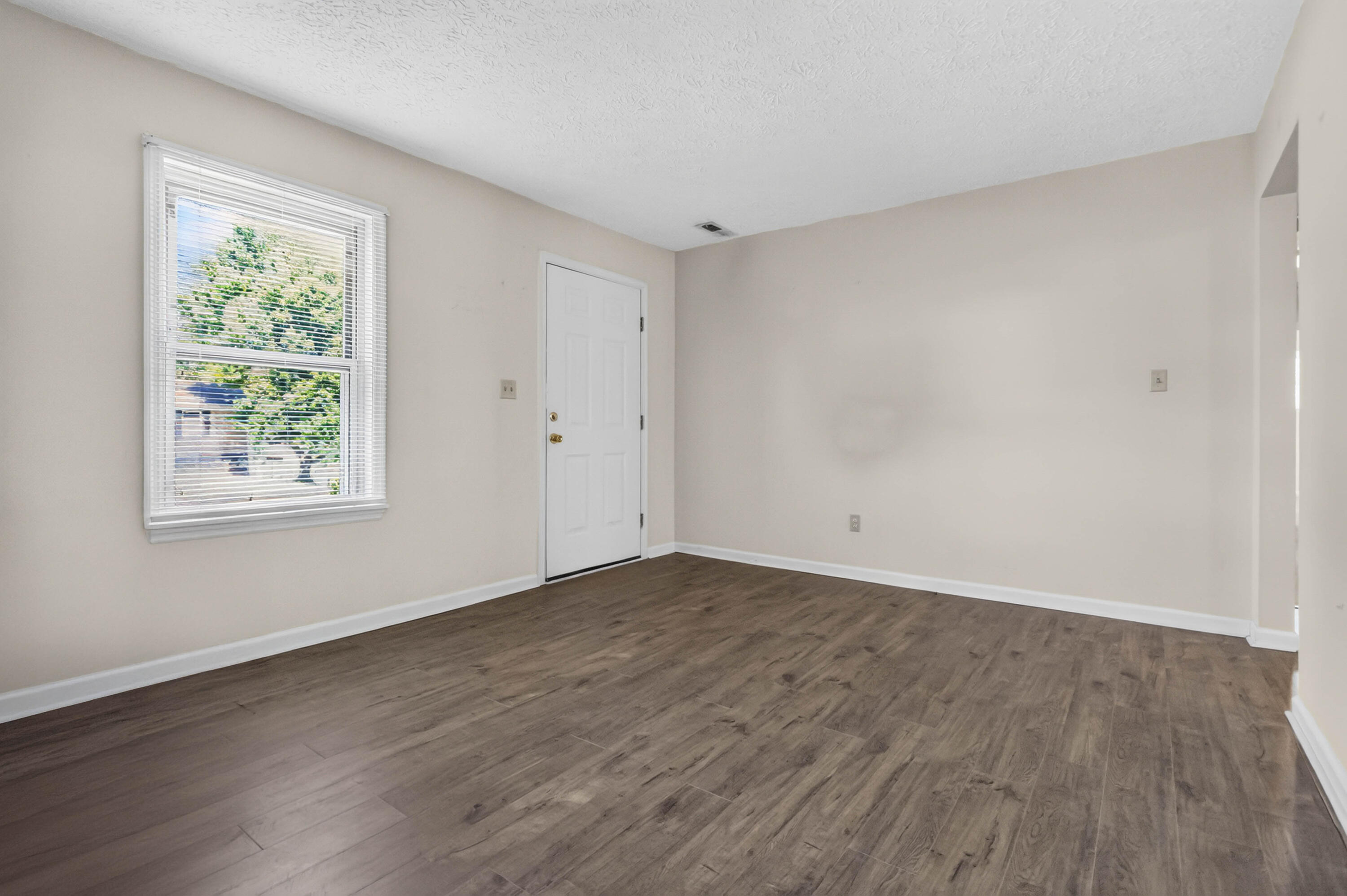 108 Daisey Road Property Photo 5