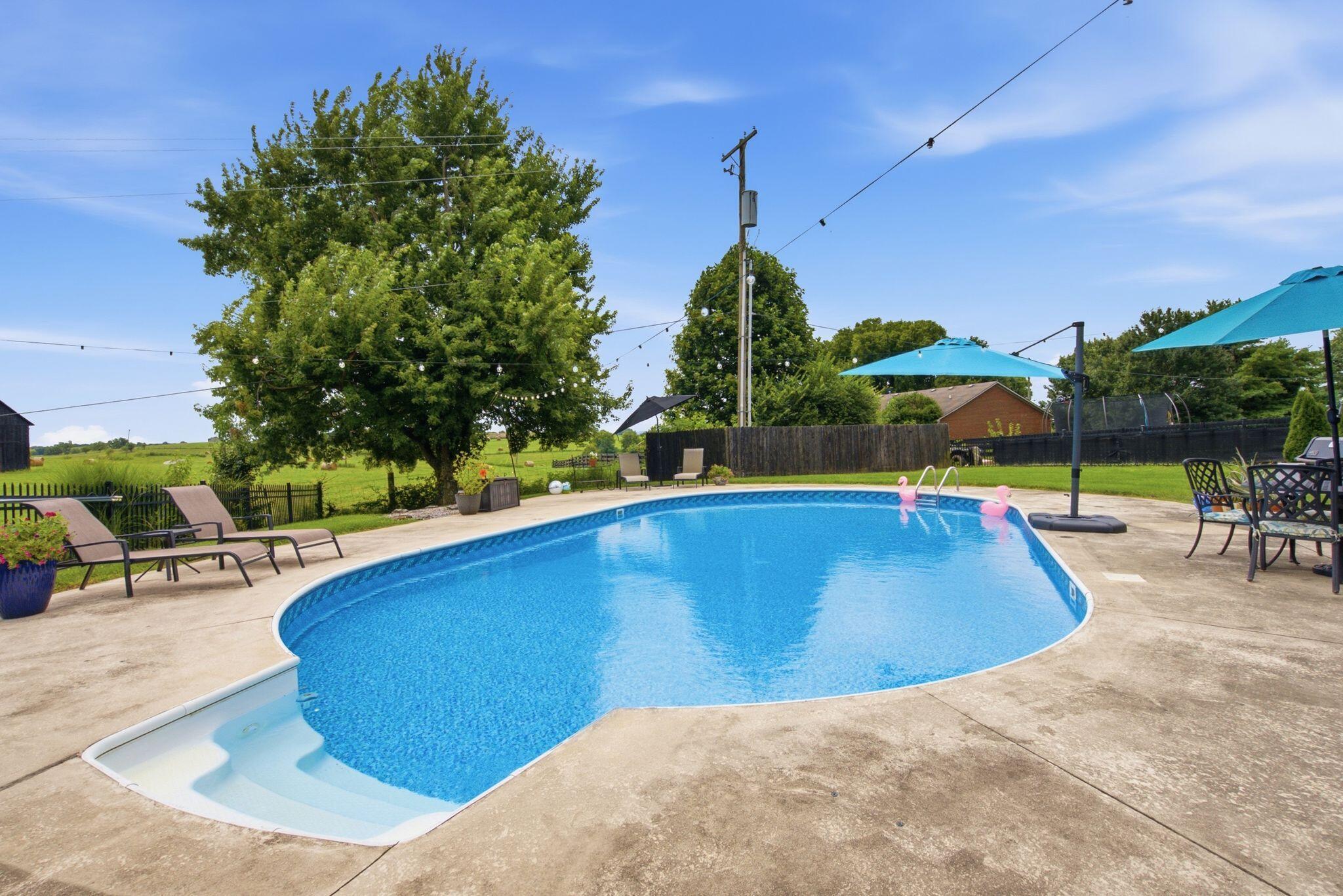704 Sovereign Drive Property Photo 3