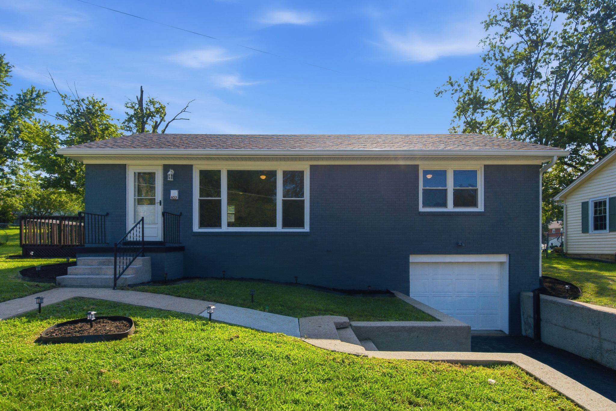 653 Valley Drive Property Photo 1