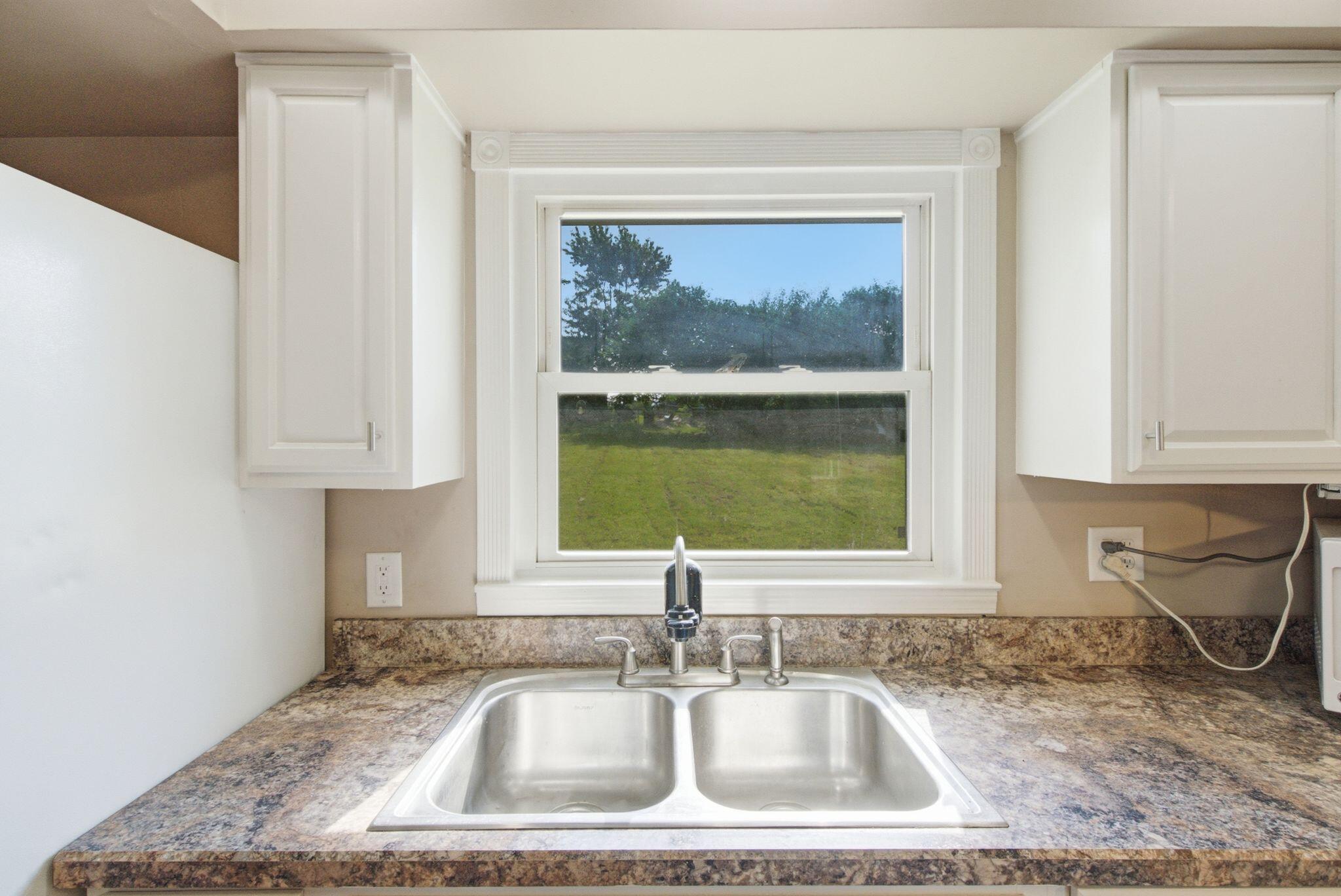653 Valley Drive Property Photo 12