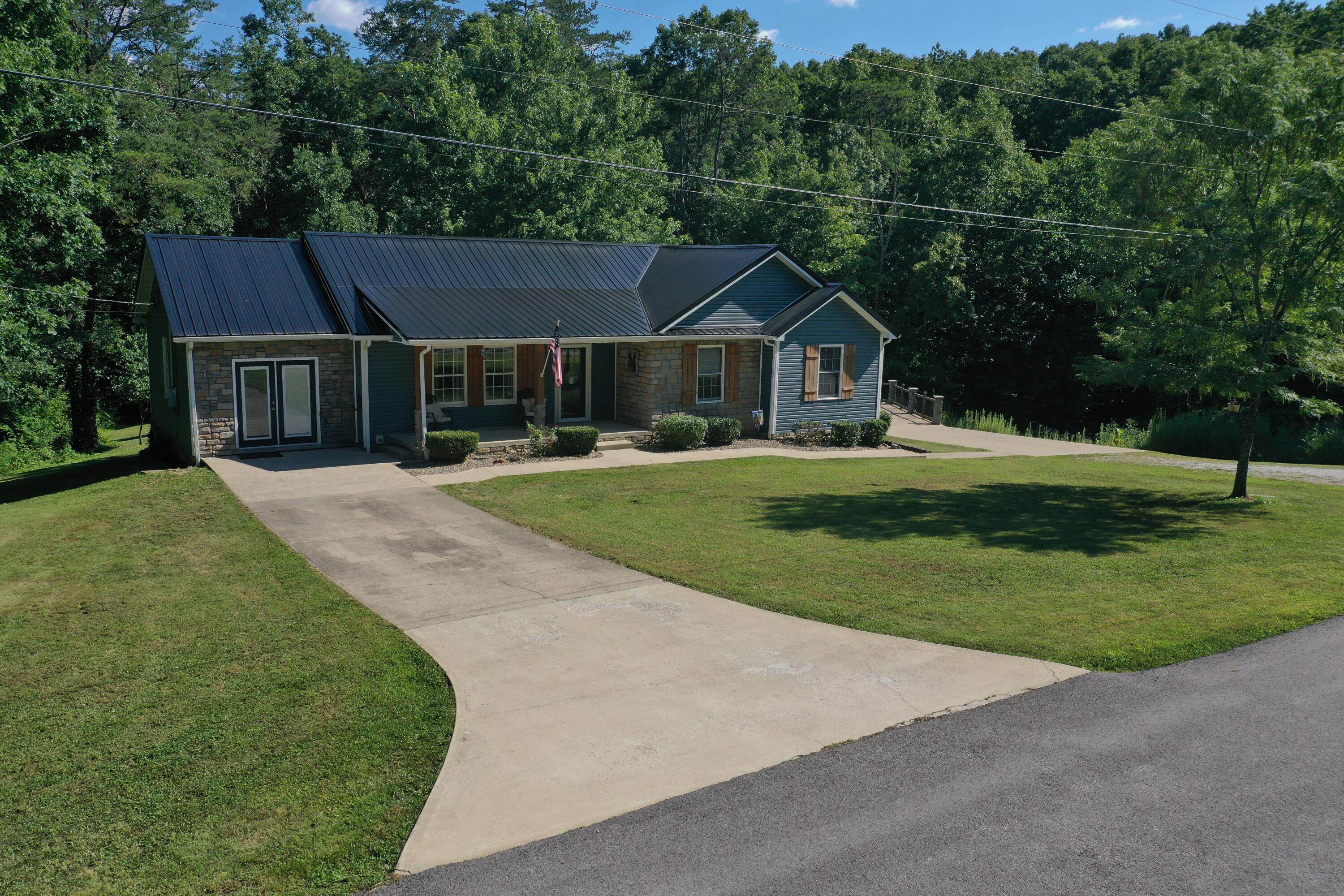 285 Evergreen Drive Property Photo 3