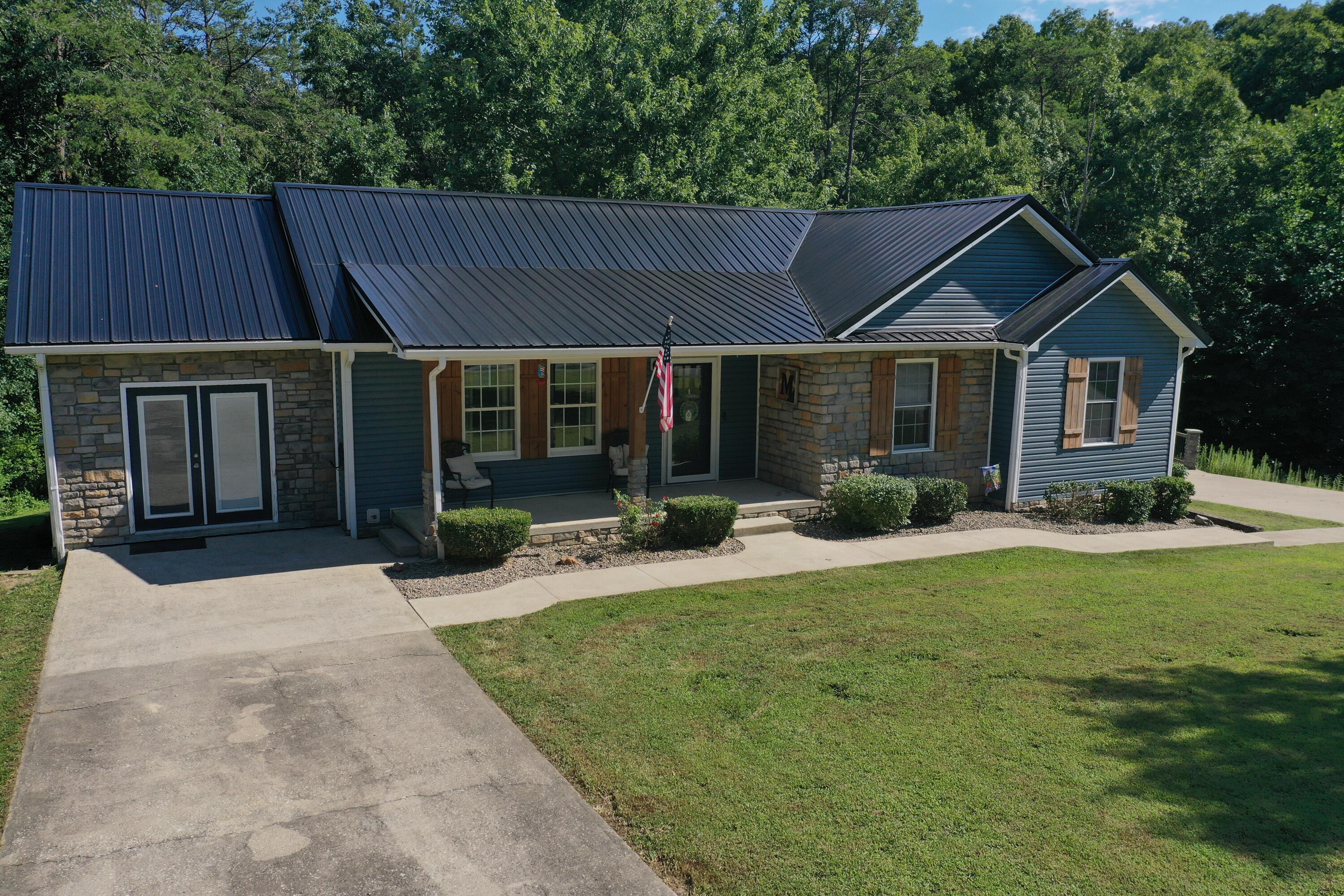 285 Evergreen Drive Property Photo 8