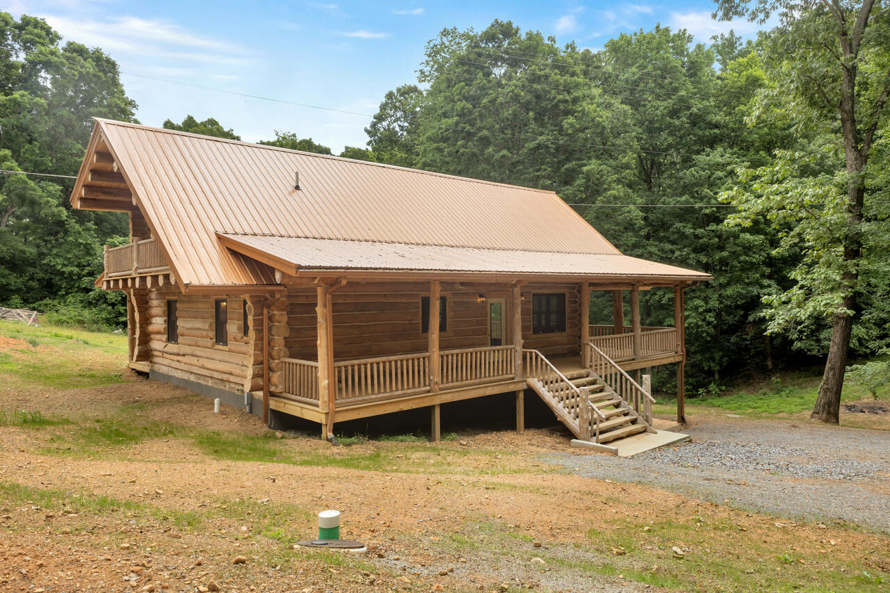 10 Forest Circle Property Photo 2