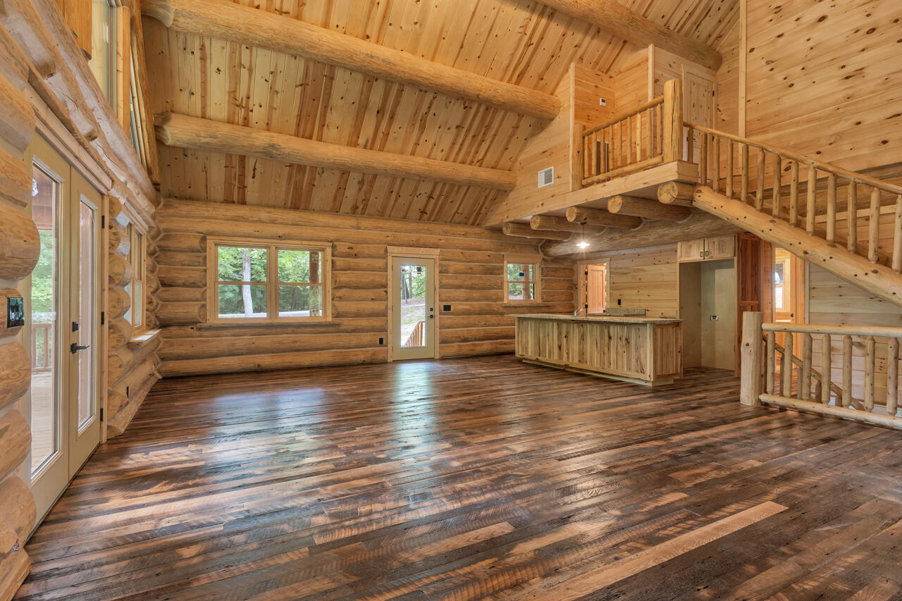 10 Forest Circle Property Photo 13