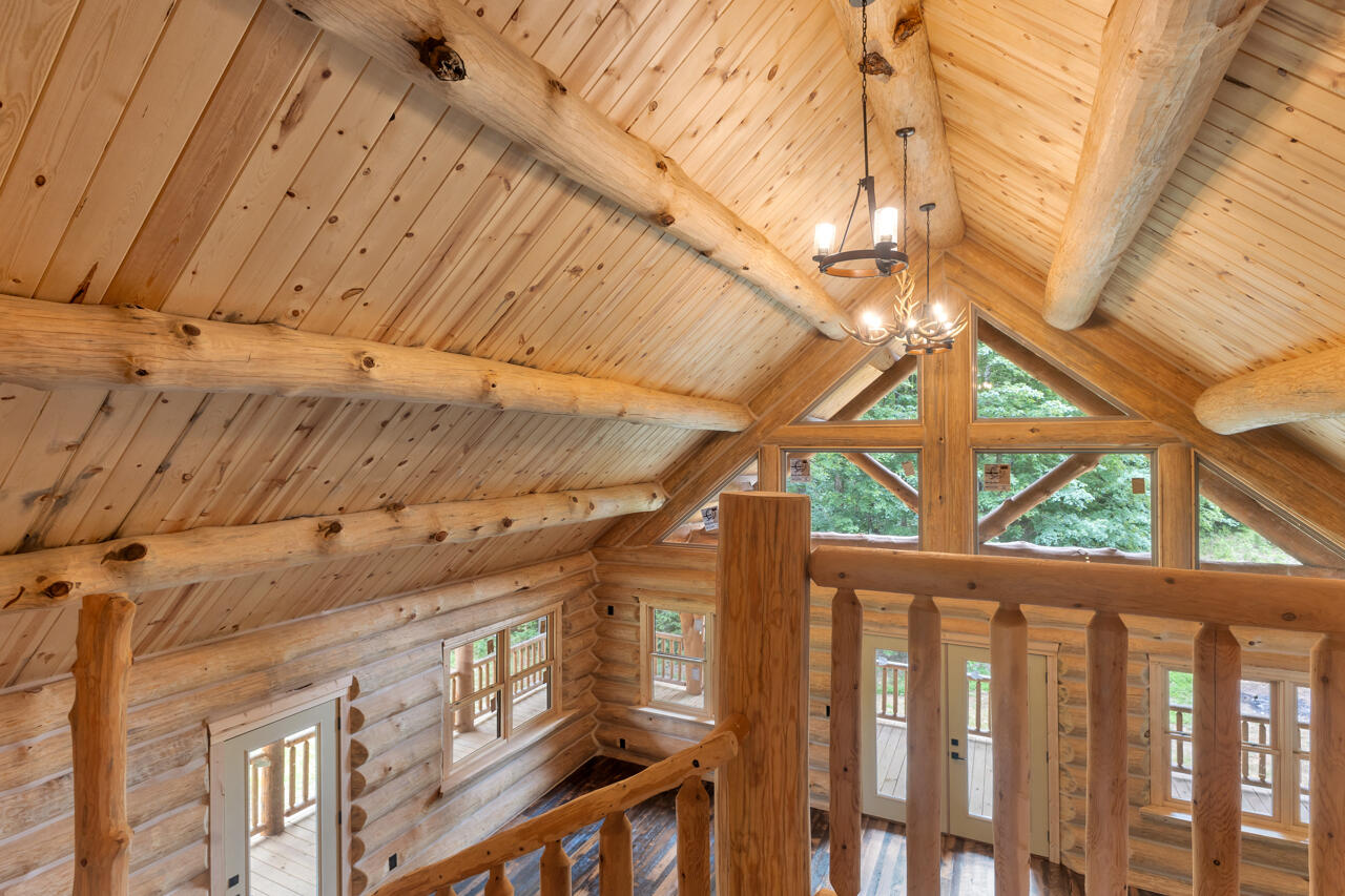 10 Forest Circle Property Photo 17