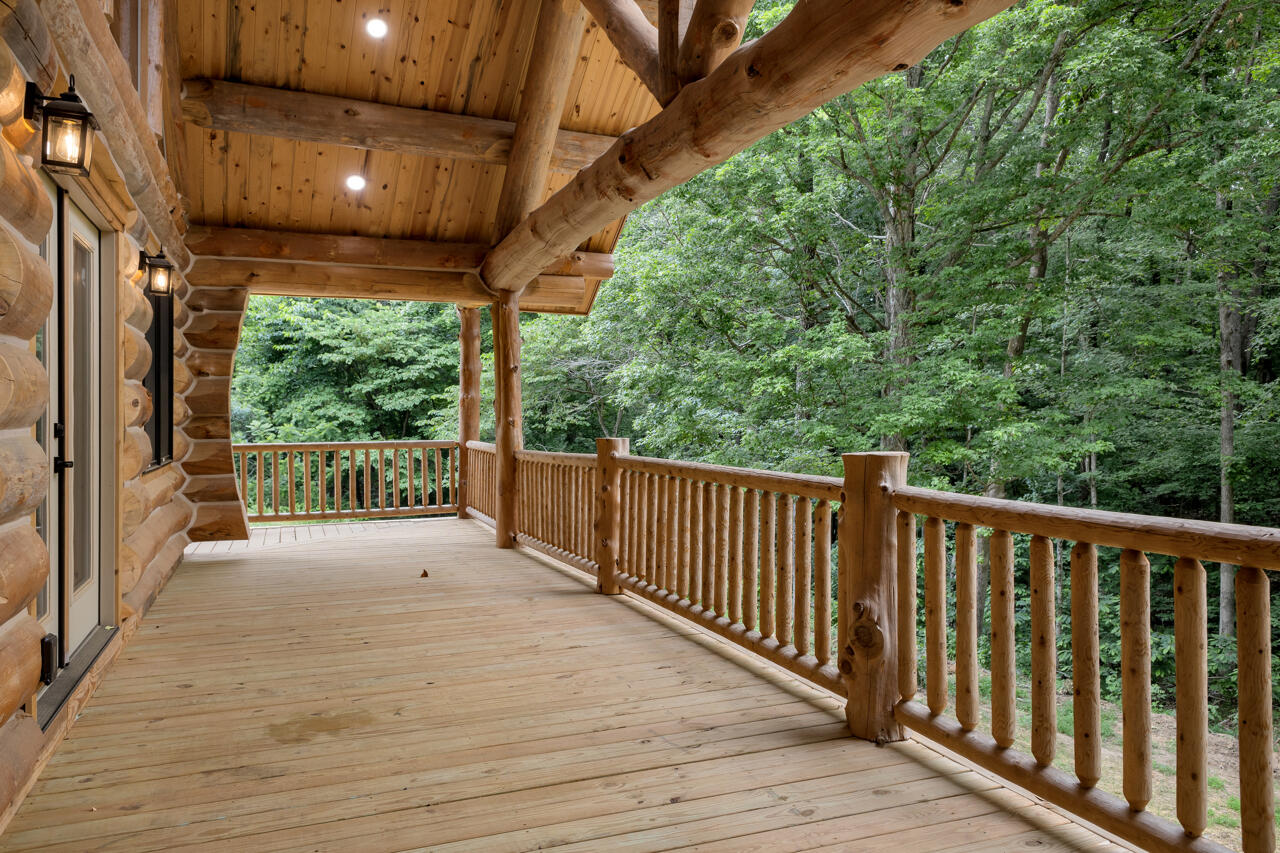 10 Forest Circle Property Photo 23