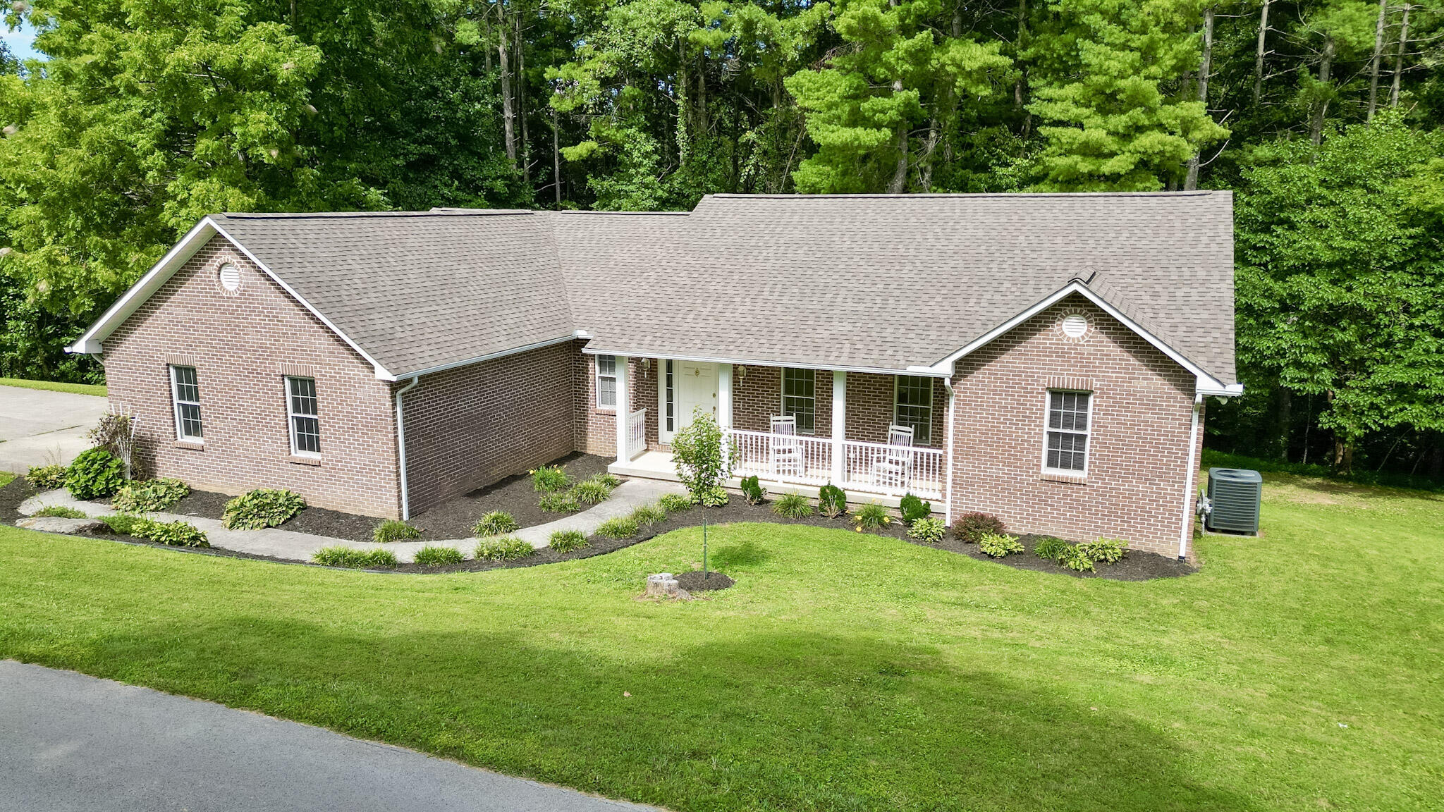 221 Bramblewood Drive Property Photo 3