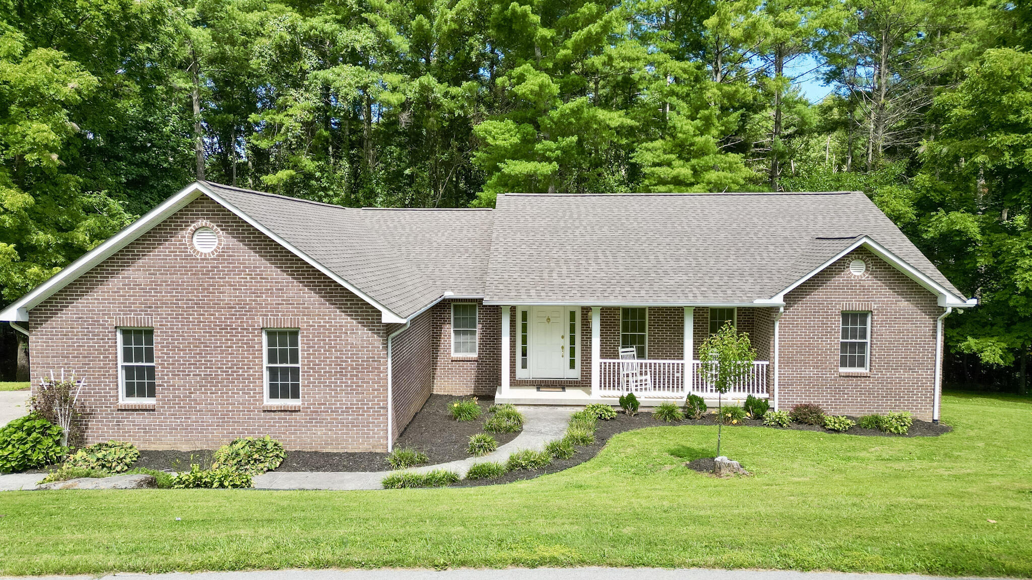 221 Bramblewood Drive Property Photo 4