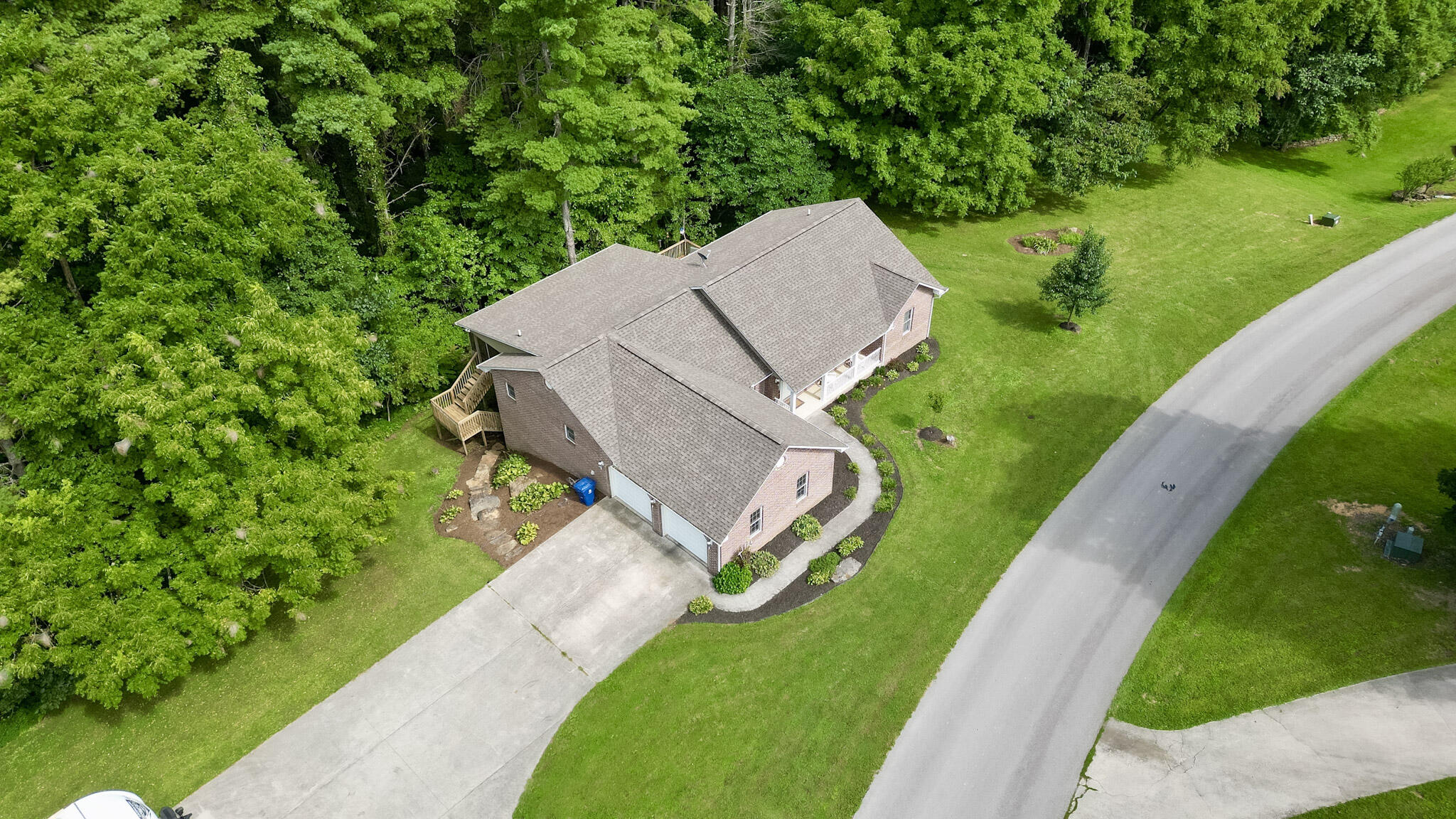 221 Bramblewood Drive Property Photo 8