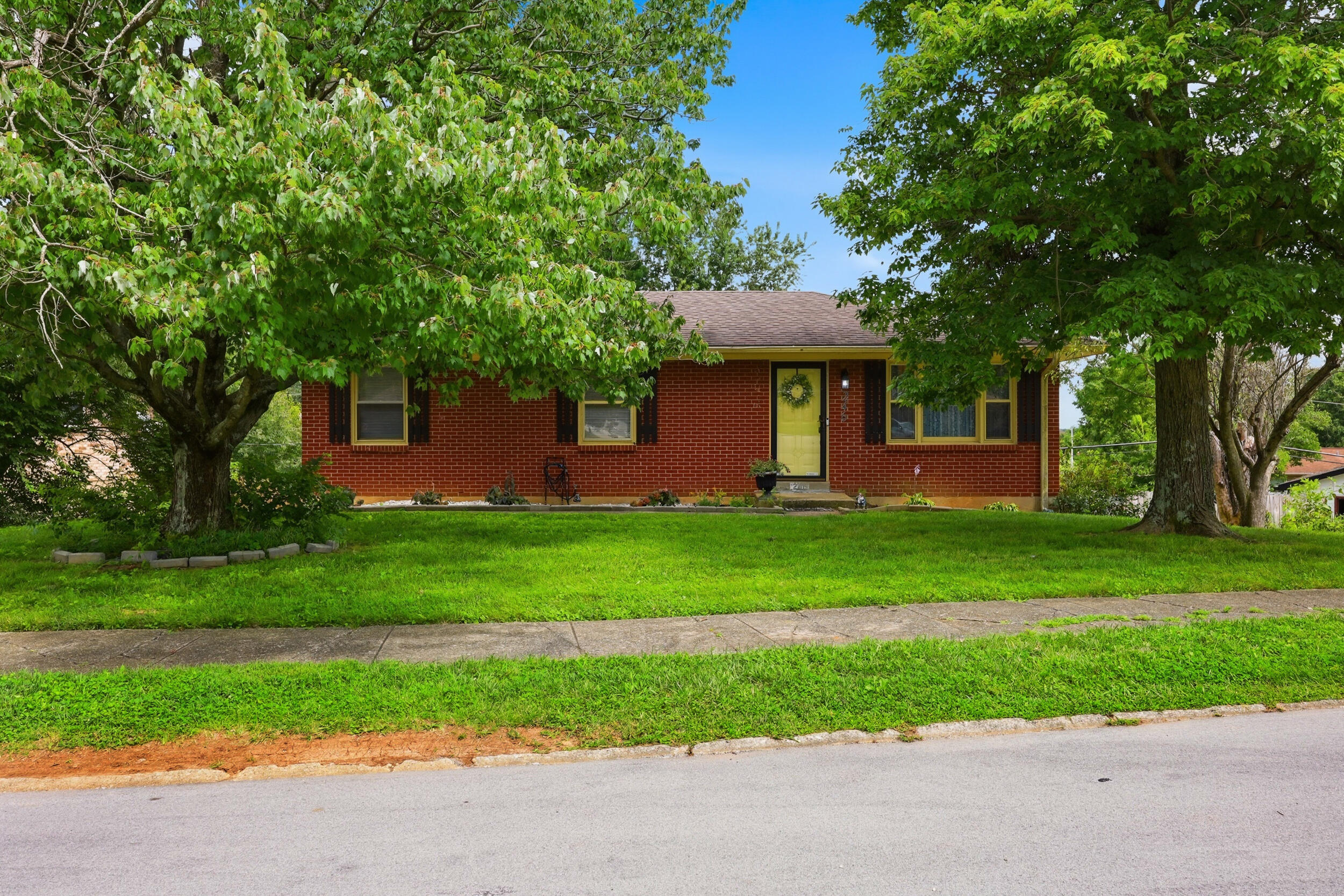 246 Quebec Way Property Photo 1
