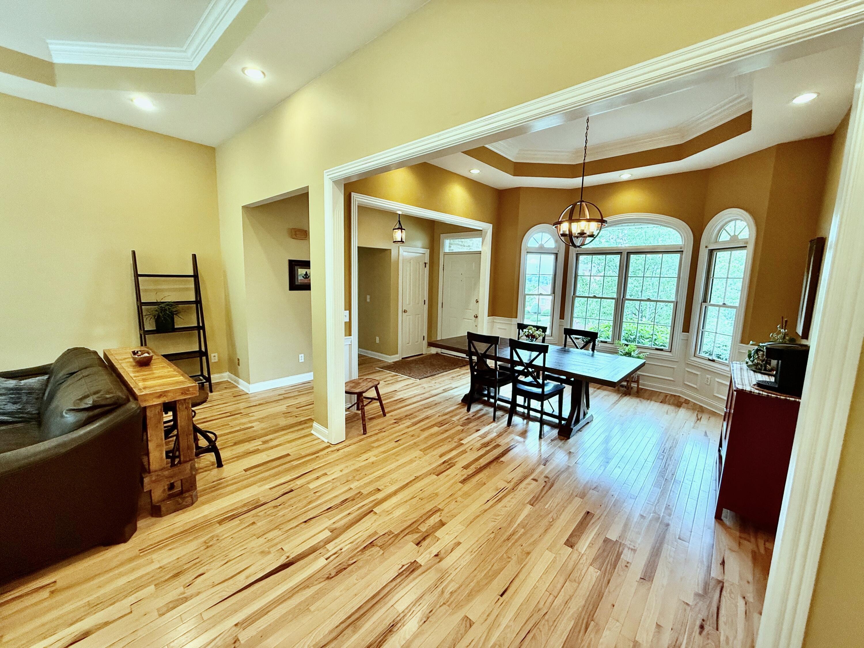 243 Crown Point Drive Property Photo 12
