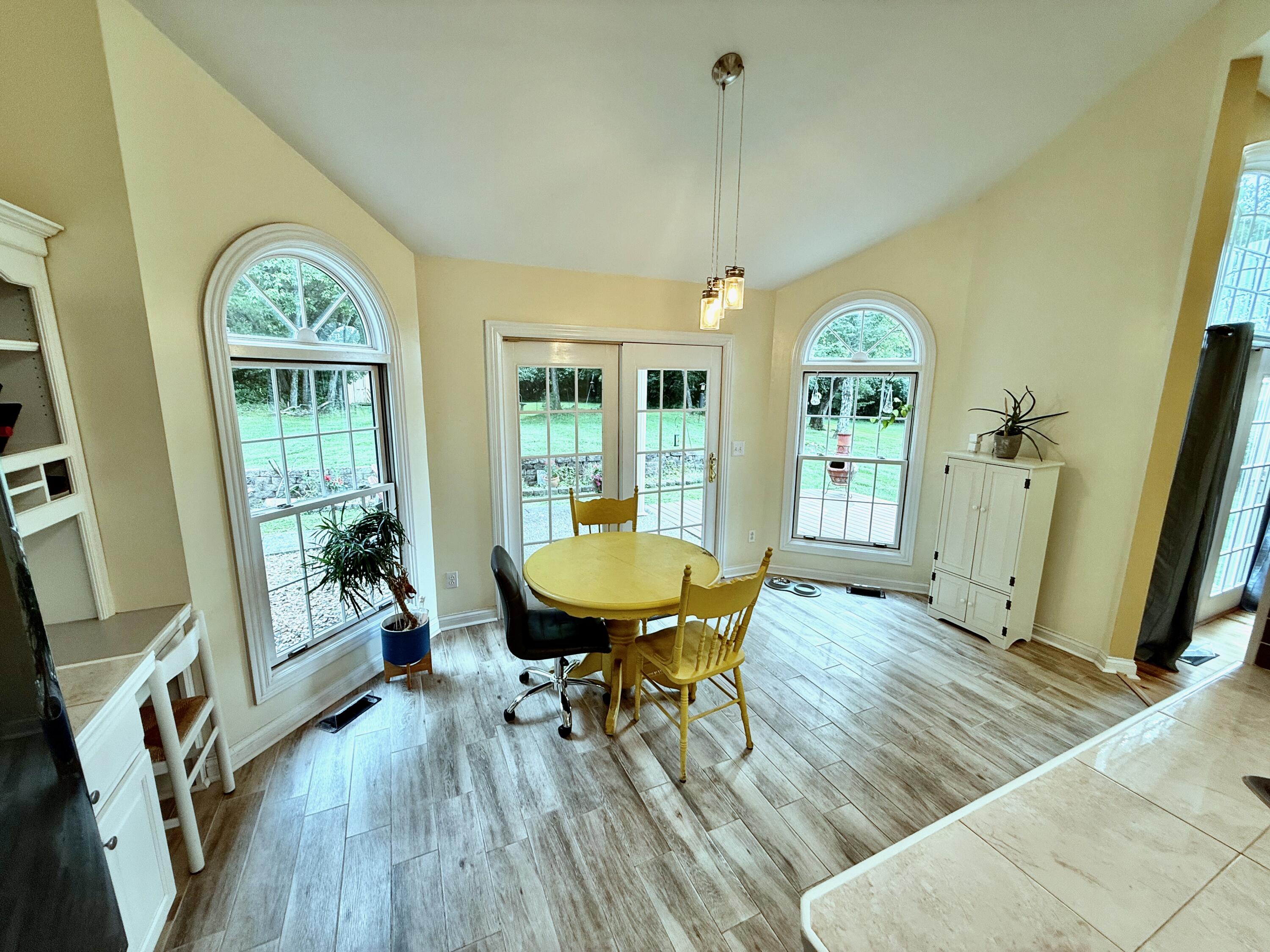243 Crown Point Drive Property Photo 20