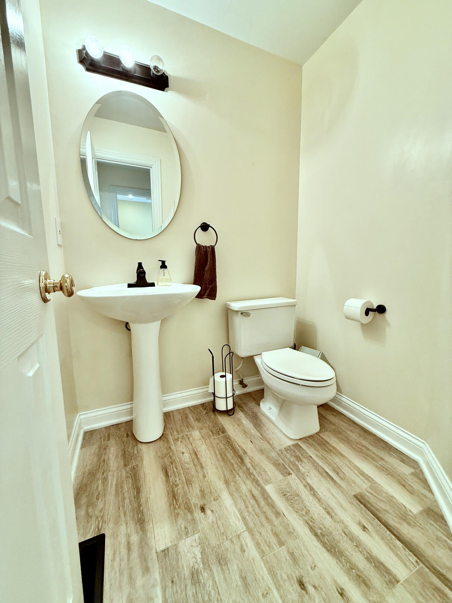 243 Crown Point Drive Property Photo 23