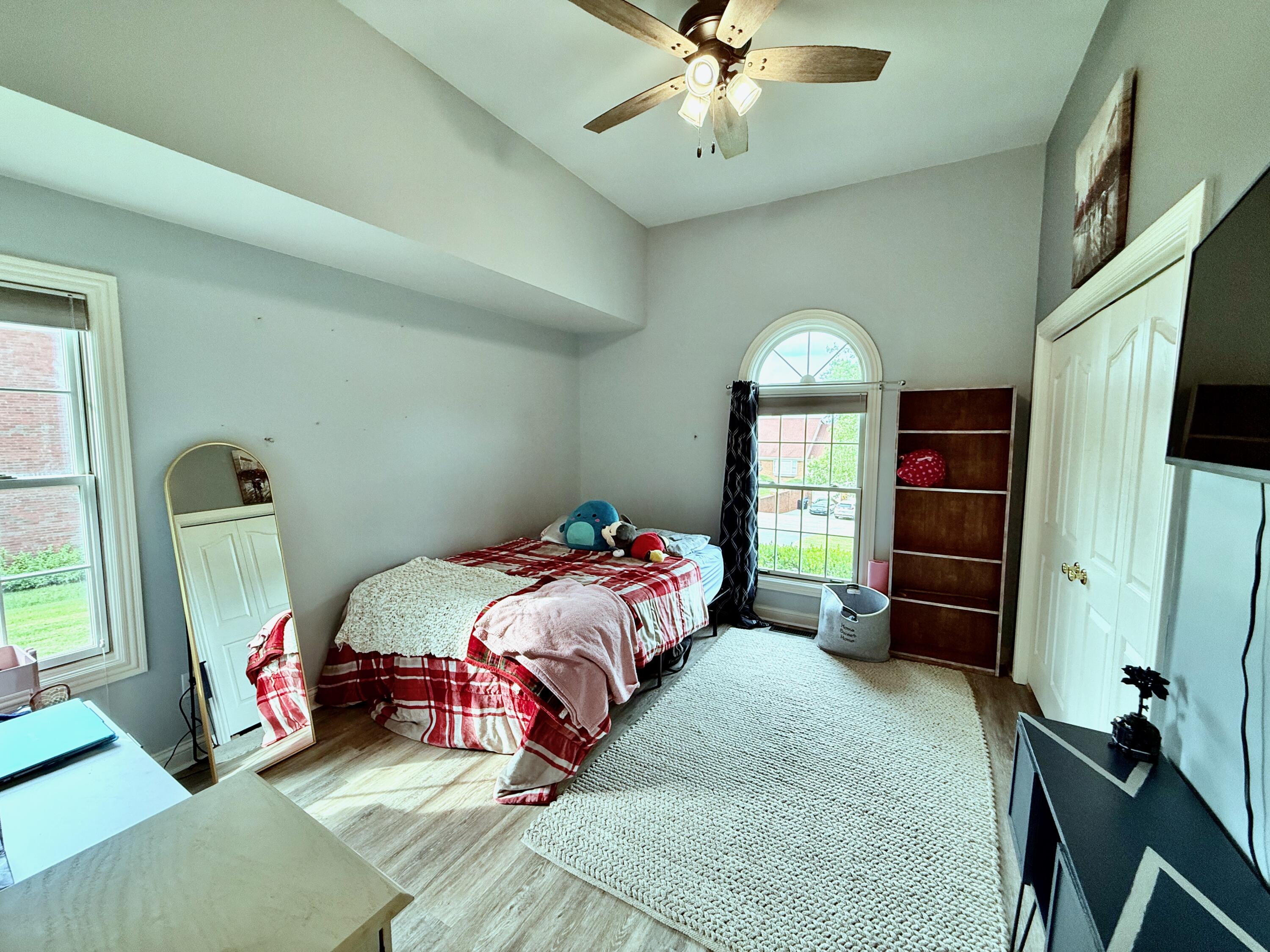 243 Crown Point Drive Property Photo 38