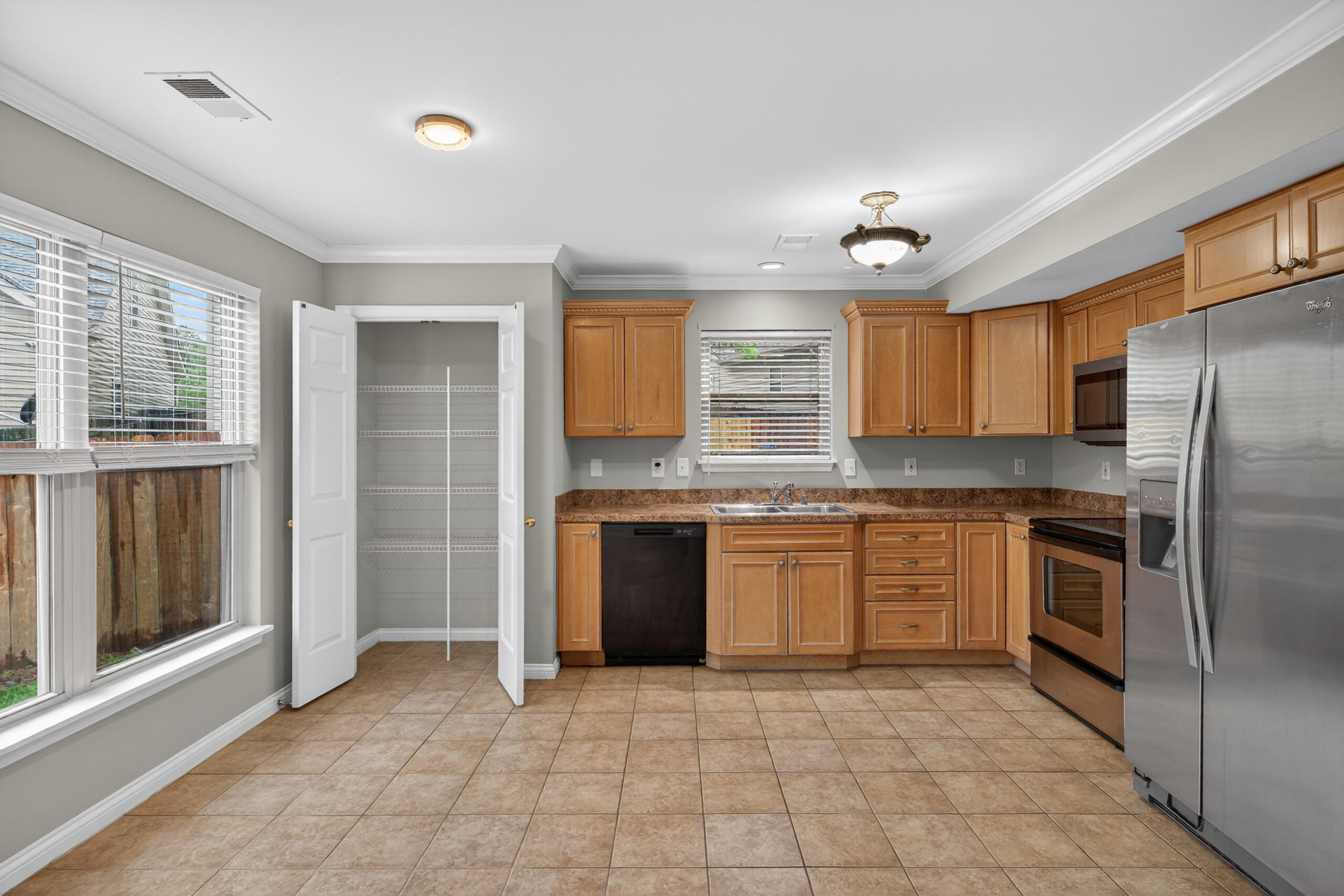3008 Adwalton Road Property Photo 12