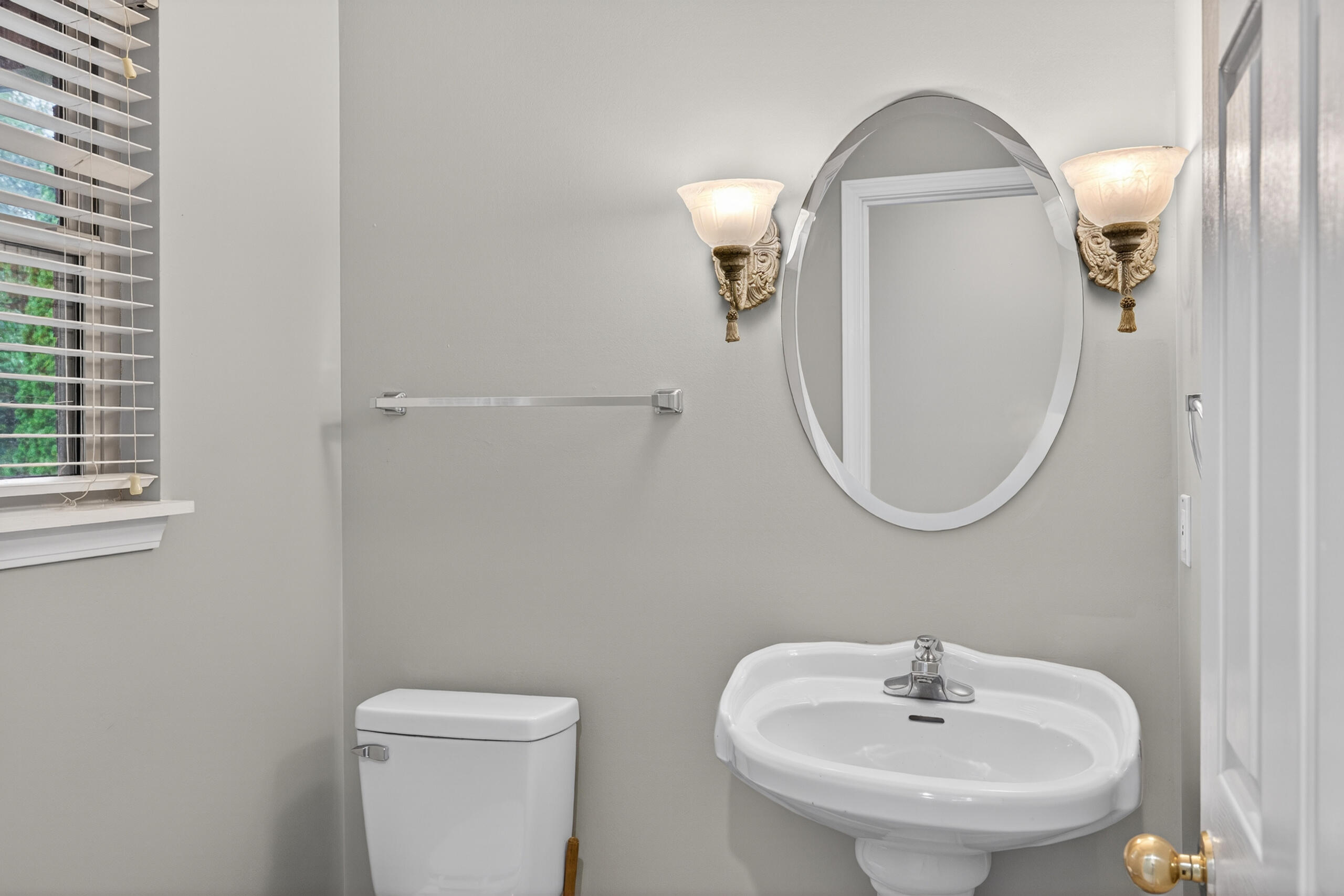 3008 Adwalton Road Property Photo 13
