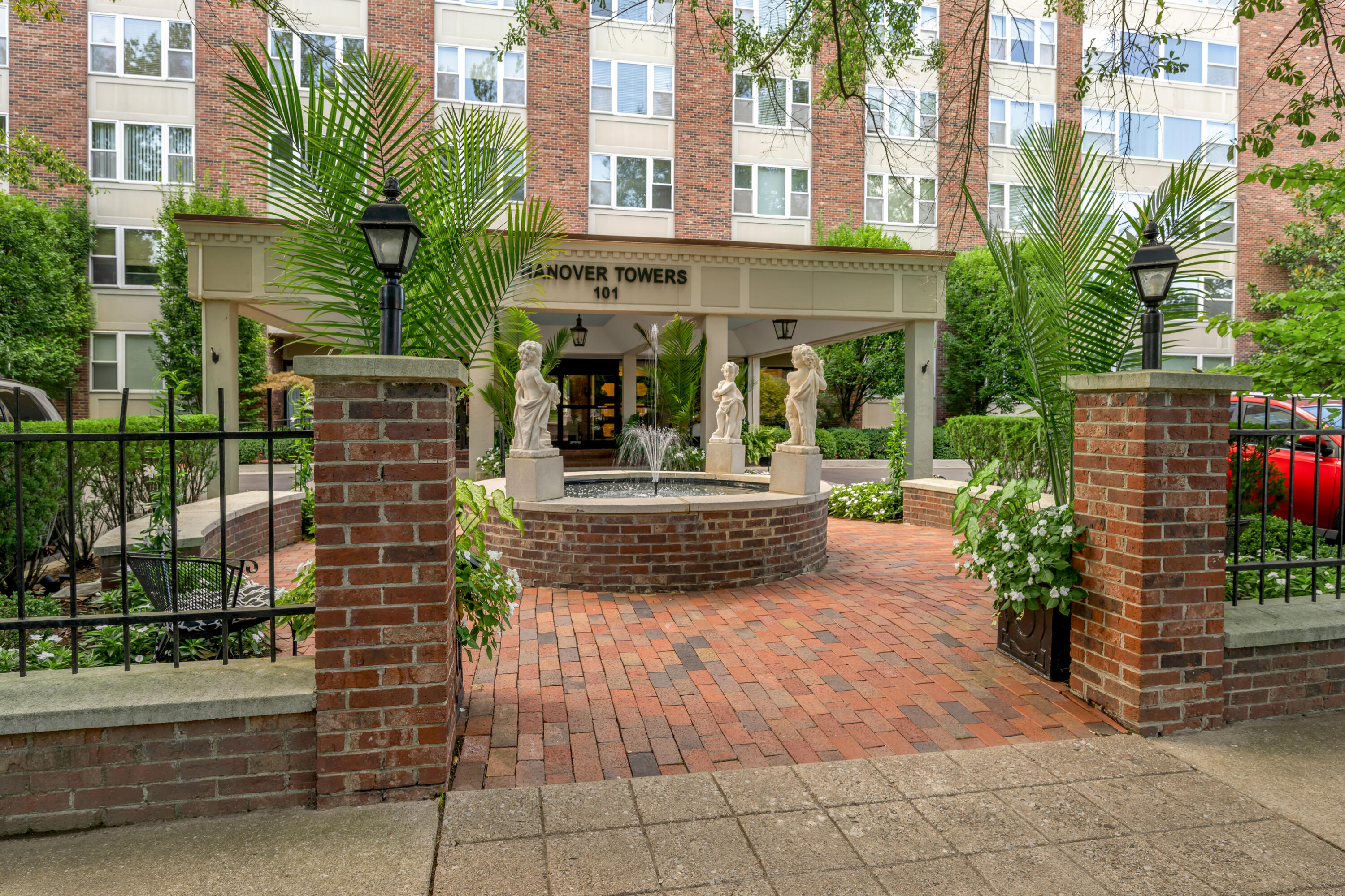 101 S Hanover Avenue 4d Property Photo 2