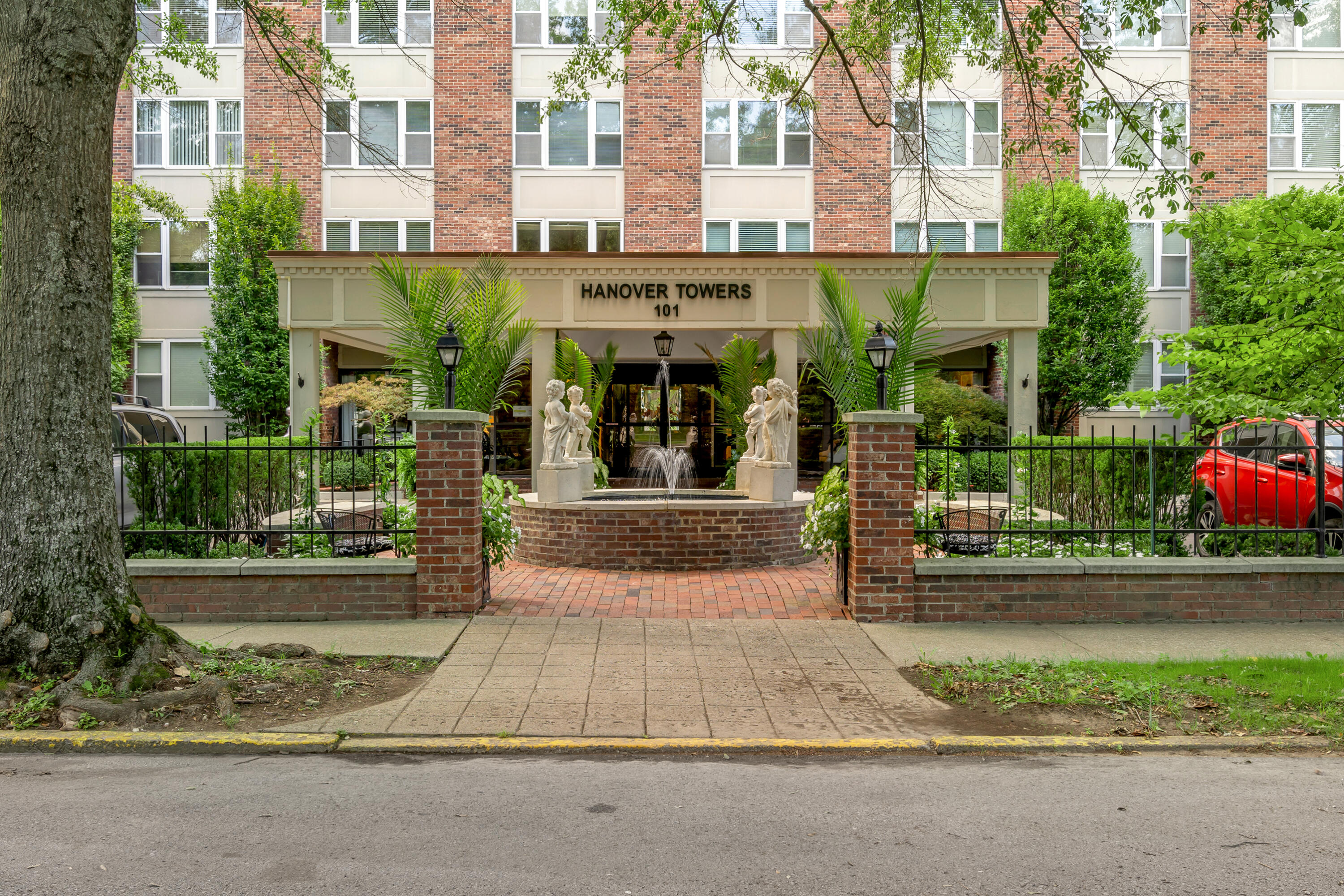 101 S Hanover Avenue 4d Property Photo 3