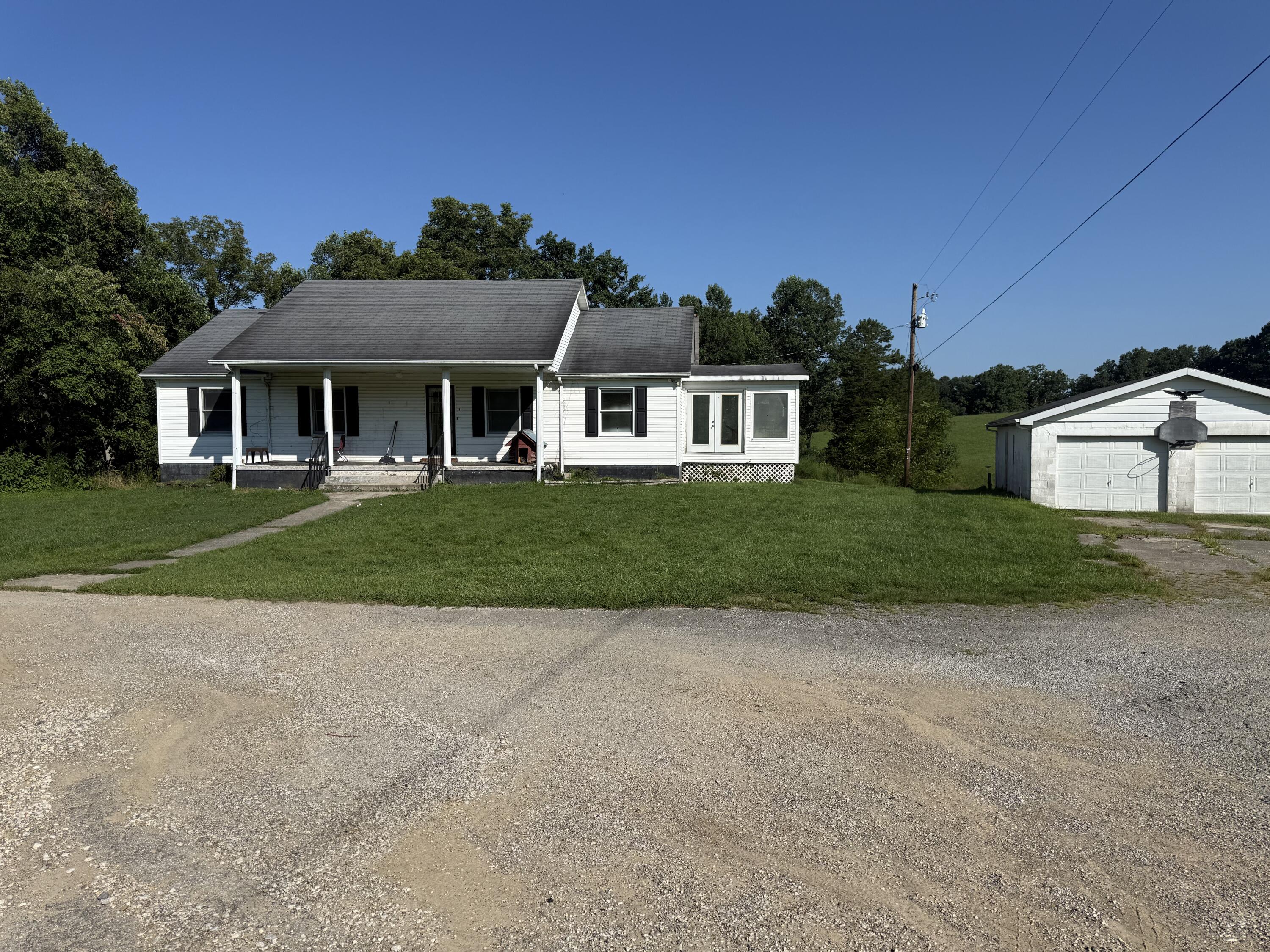 101 Steele Lane Property Photo 3