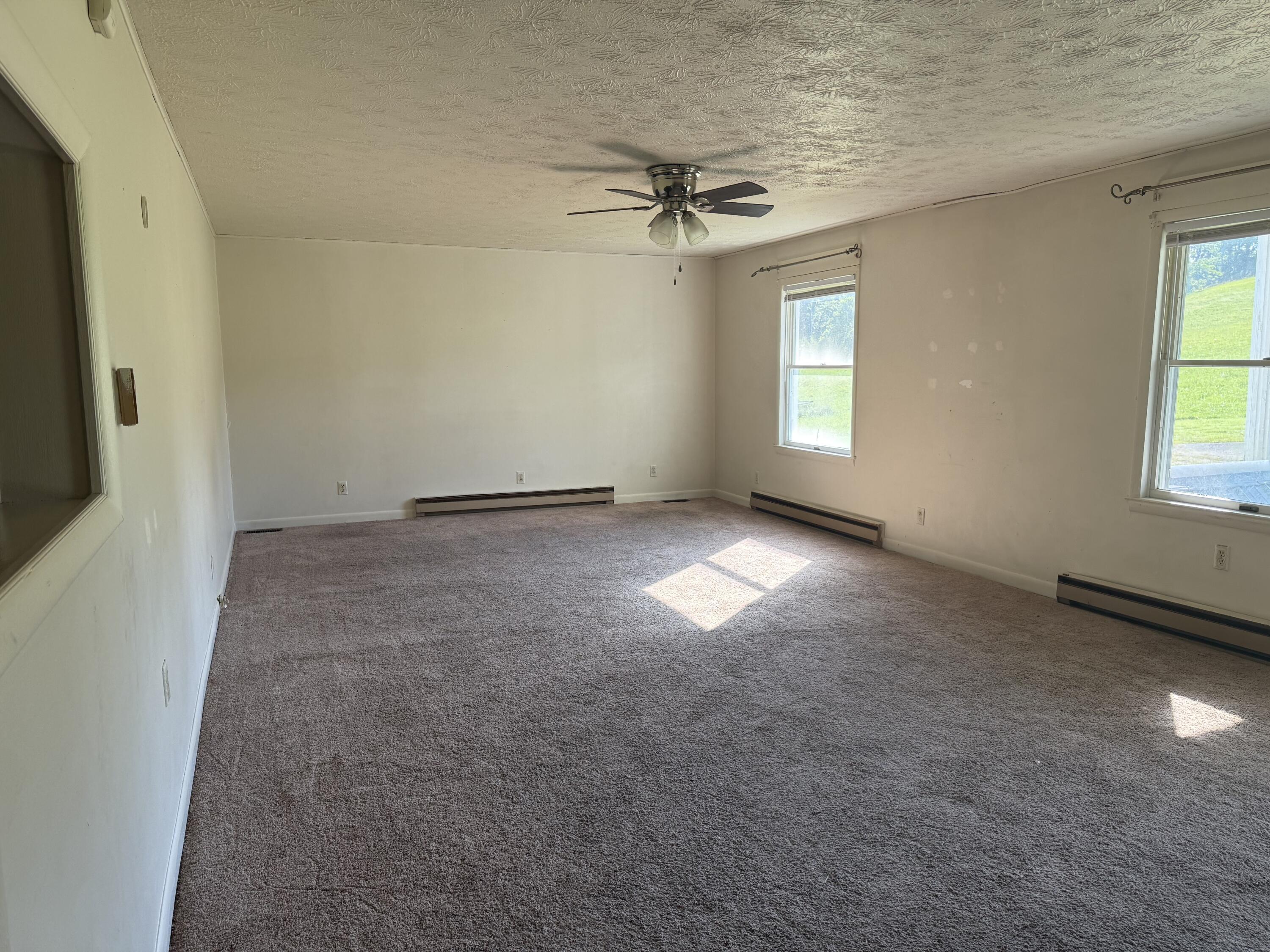 101 Steele Lane Property Photo 6