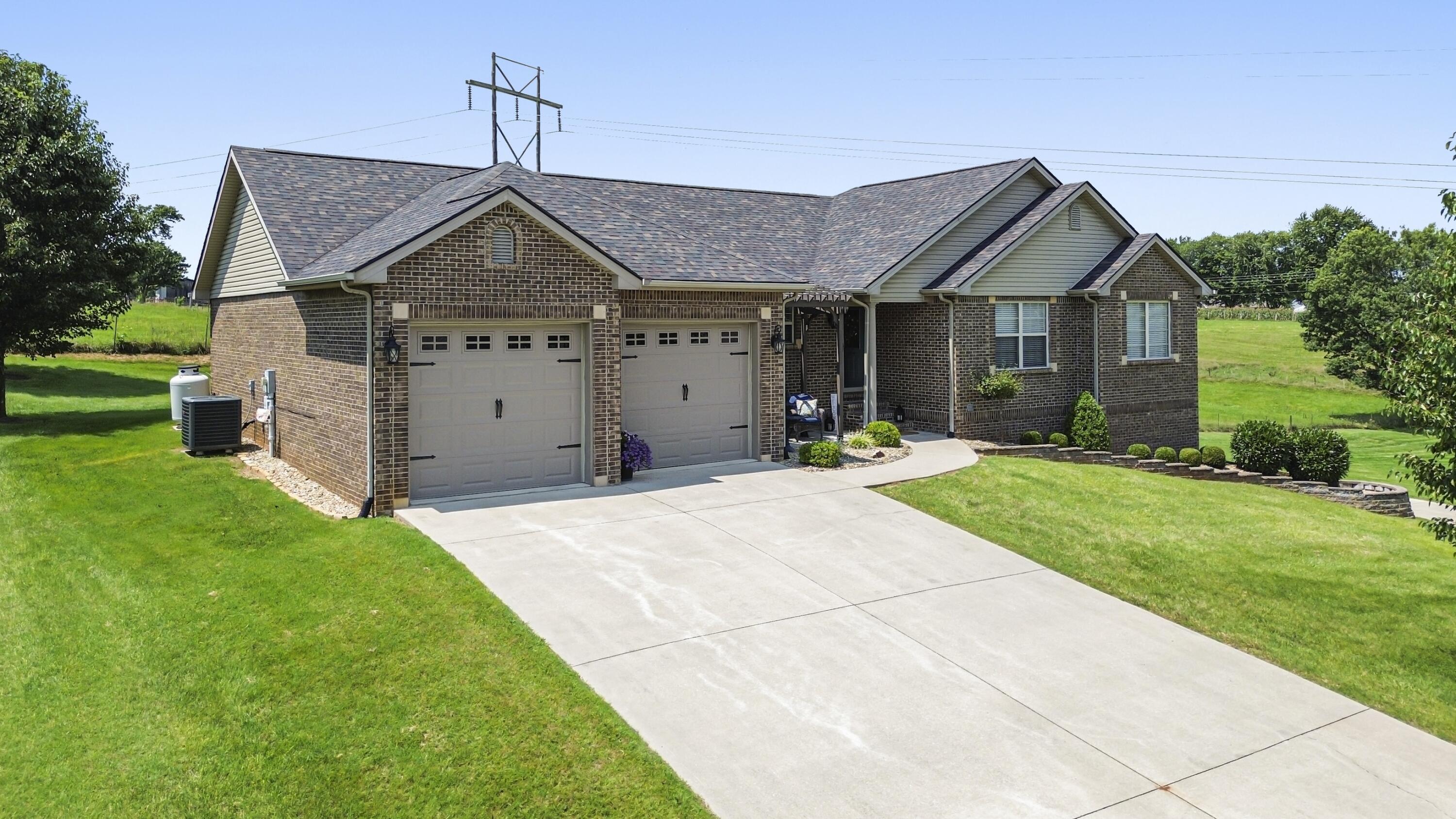 604 Whisper Woods Drive Property Photo 1