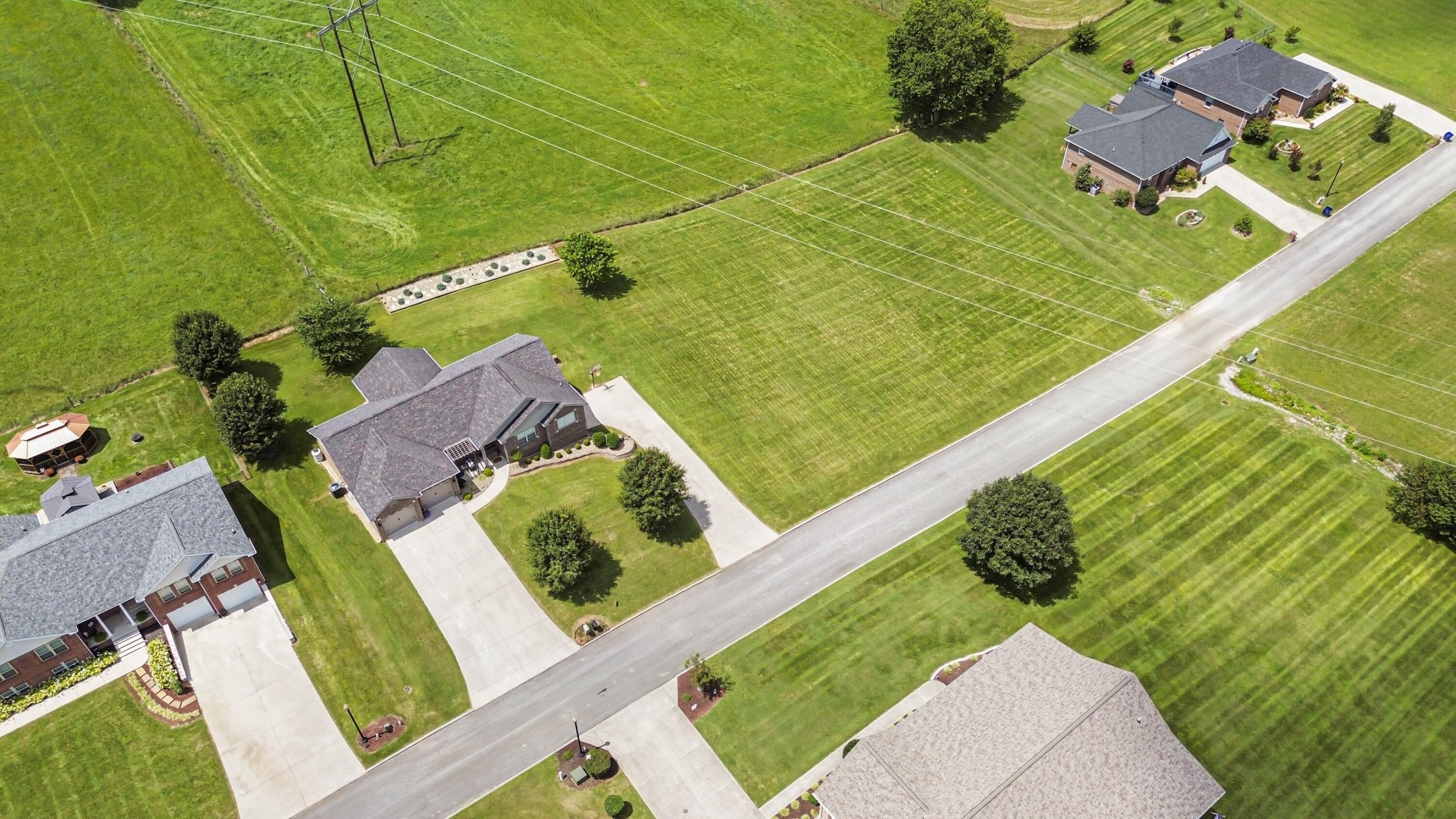 604 Whisper Woods Drive Property Photo 11